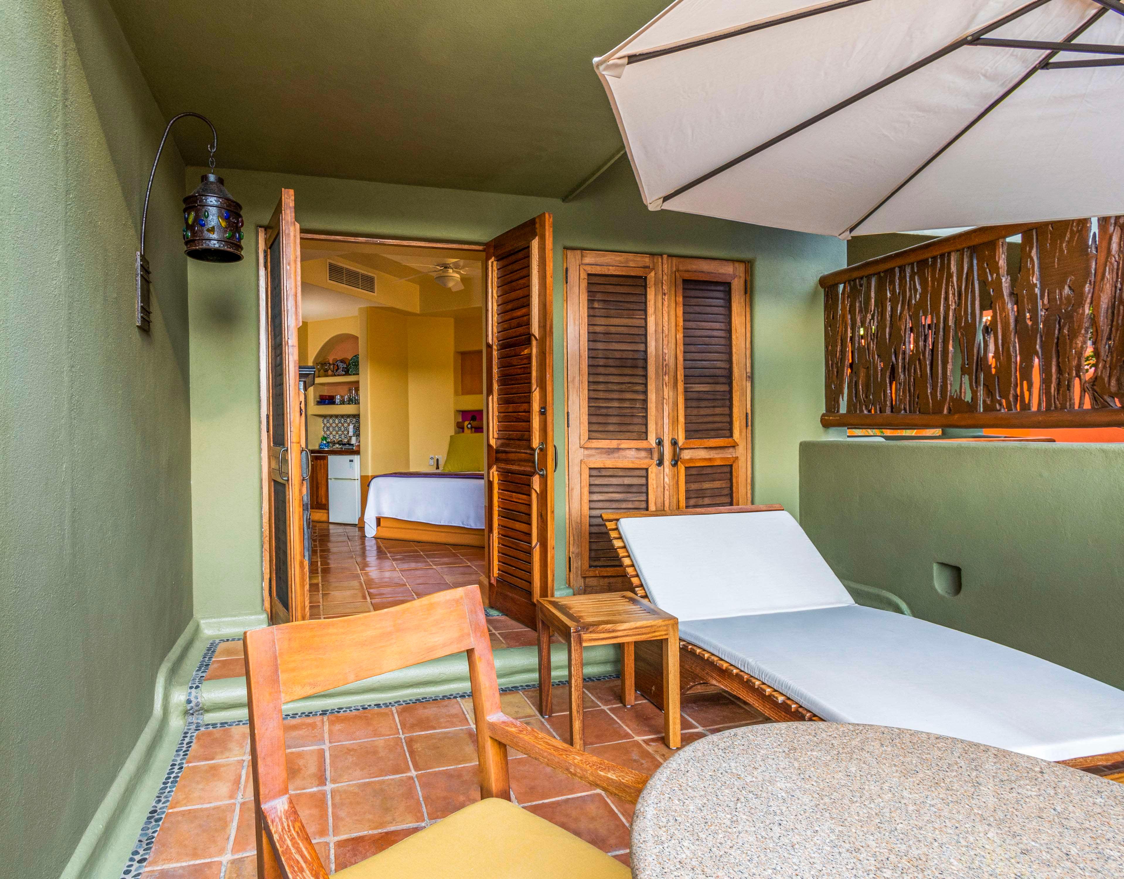 Studio King Size Bed