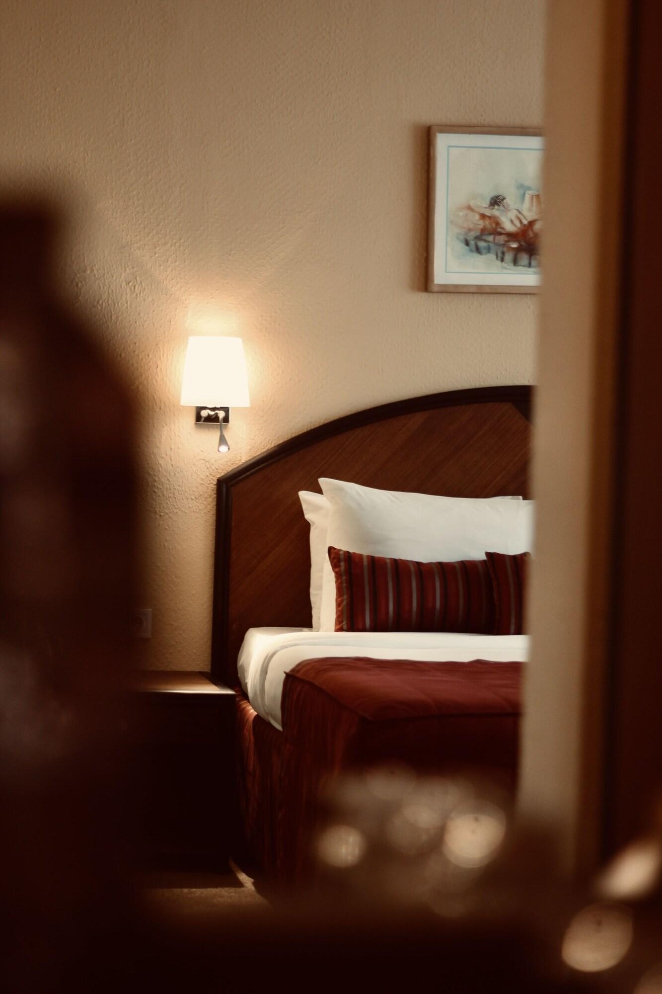 Junior Suite King Size Bed