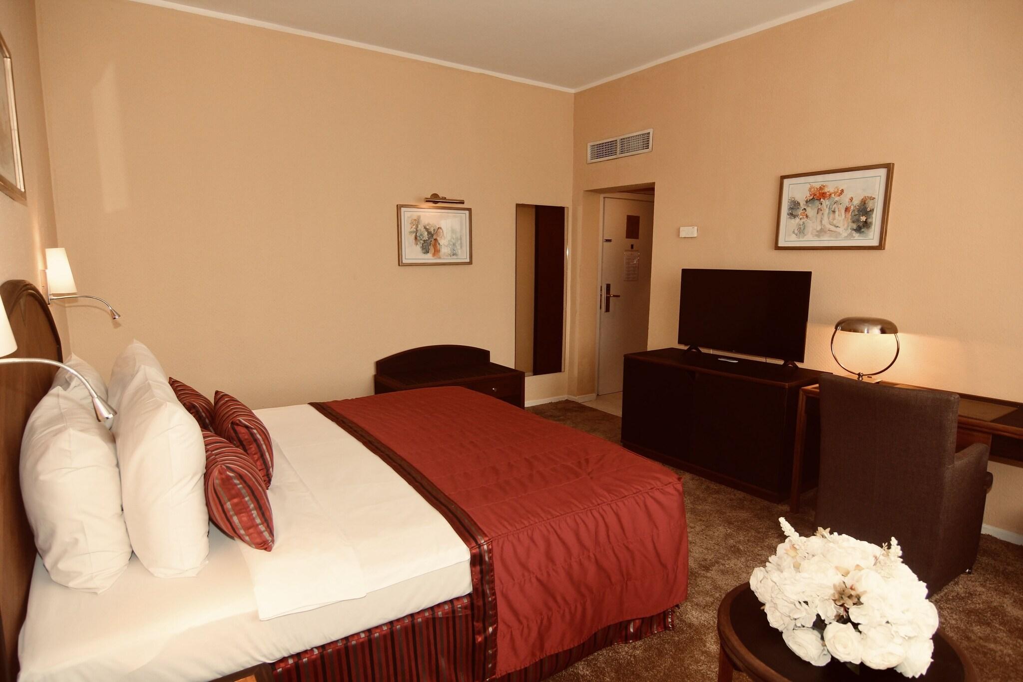 Double or Twin Superior