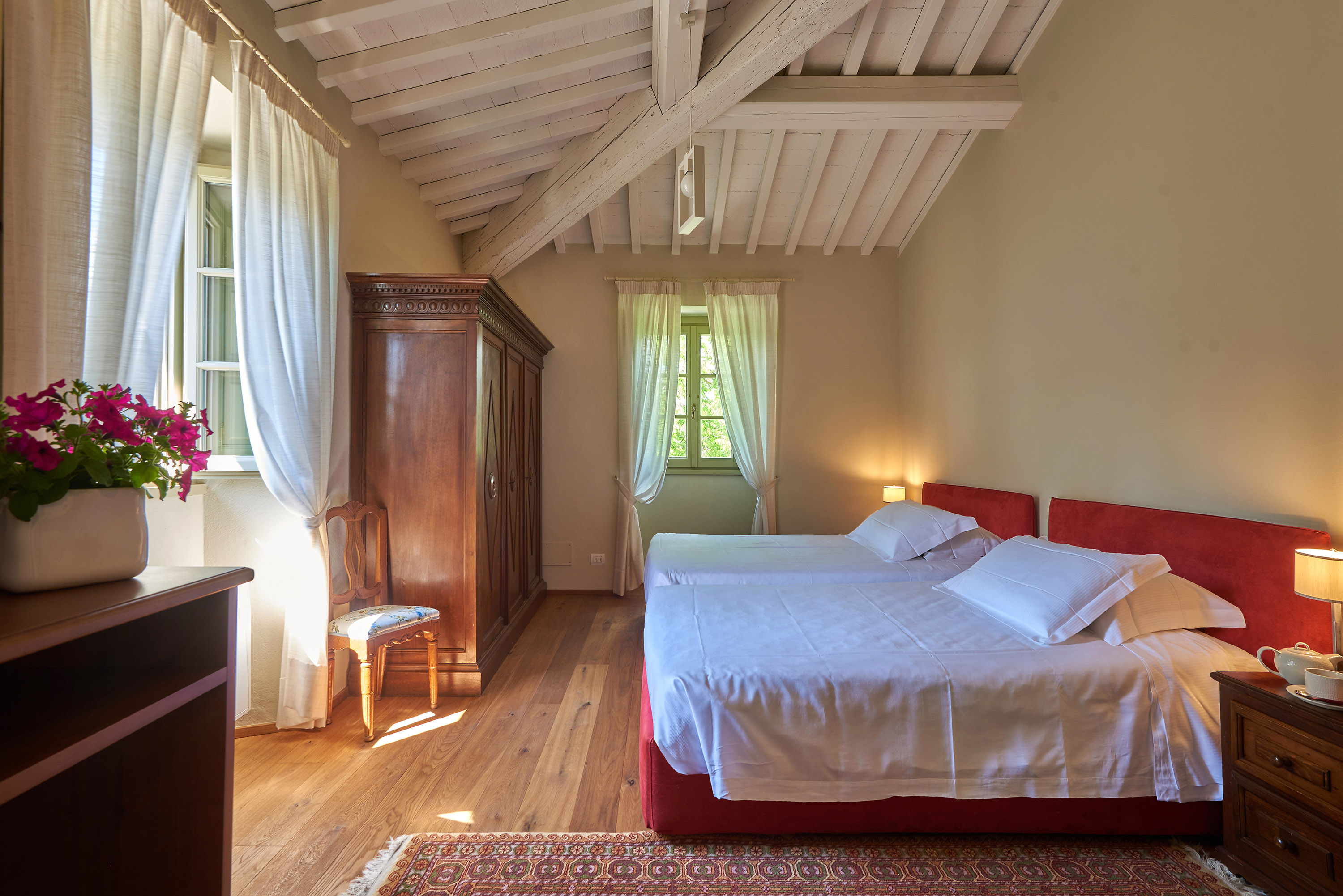 Twin Deluxe Two Queen Beds