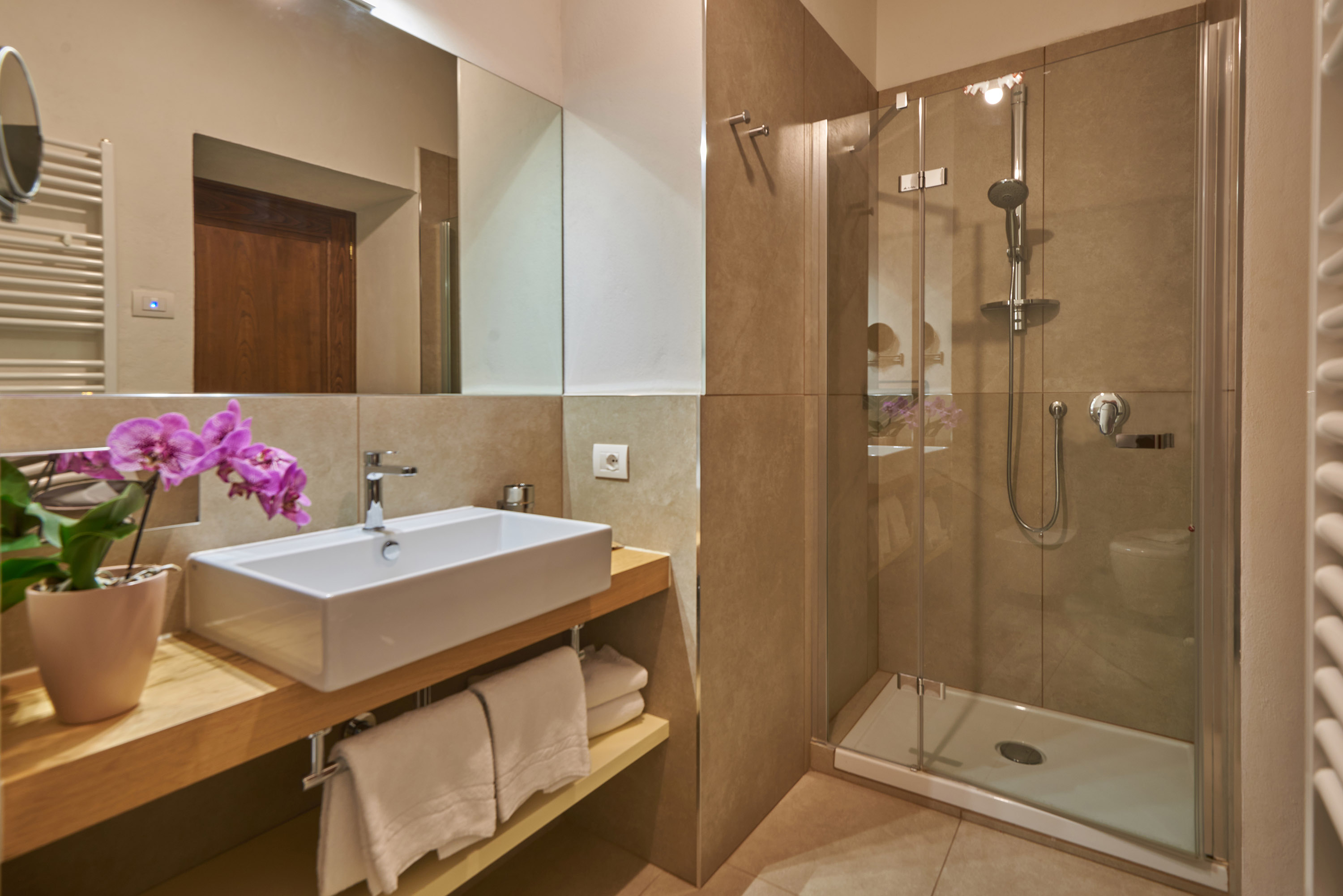 Twin Deluxe Two Queen Beds