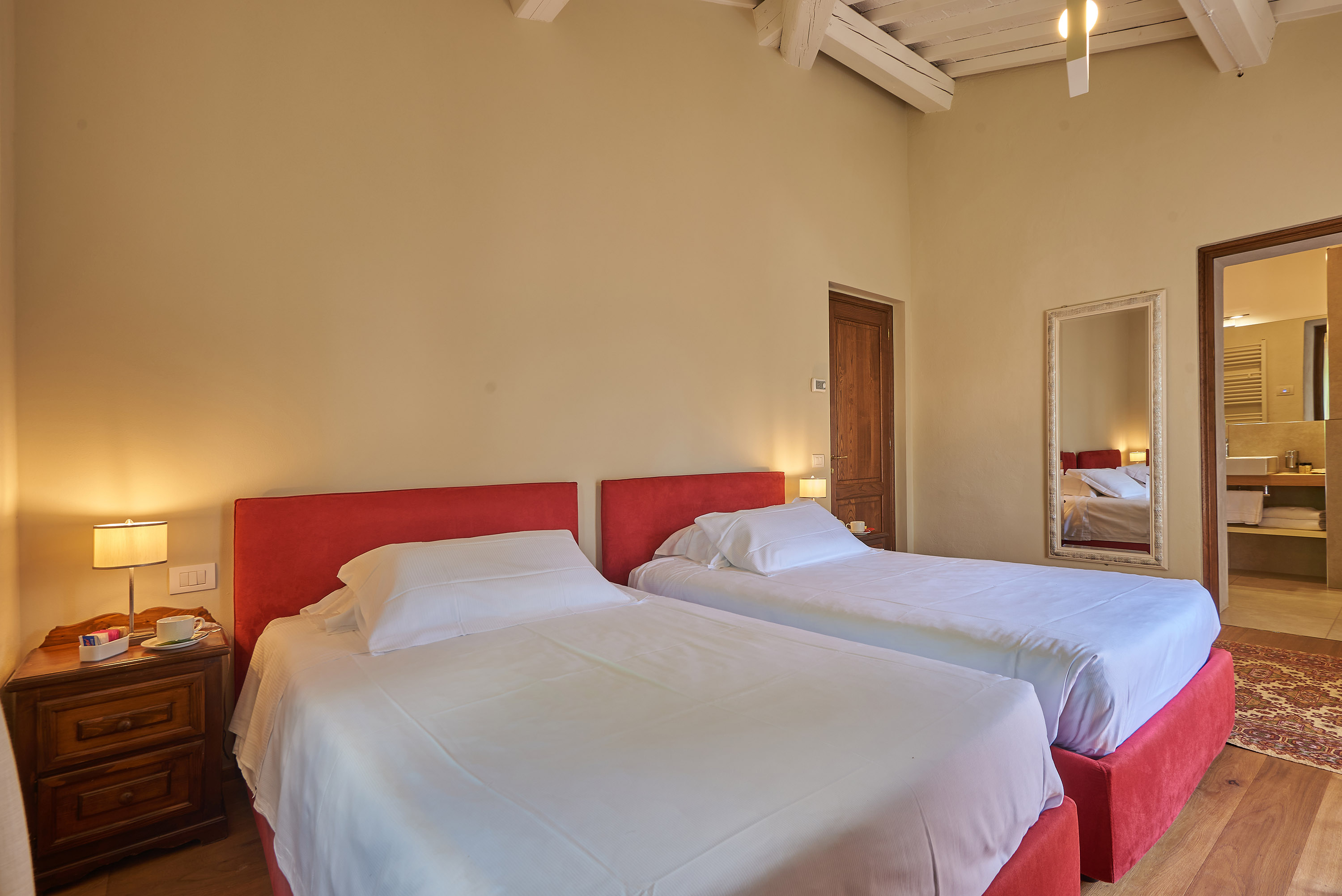 Twin Deluxe Two Queen Beds