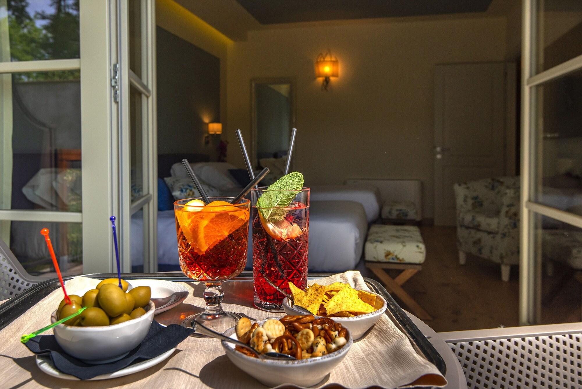 Suite Two Queen Beds