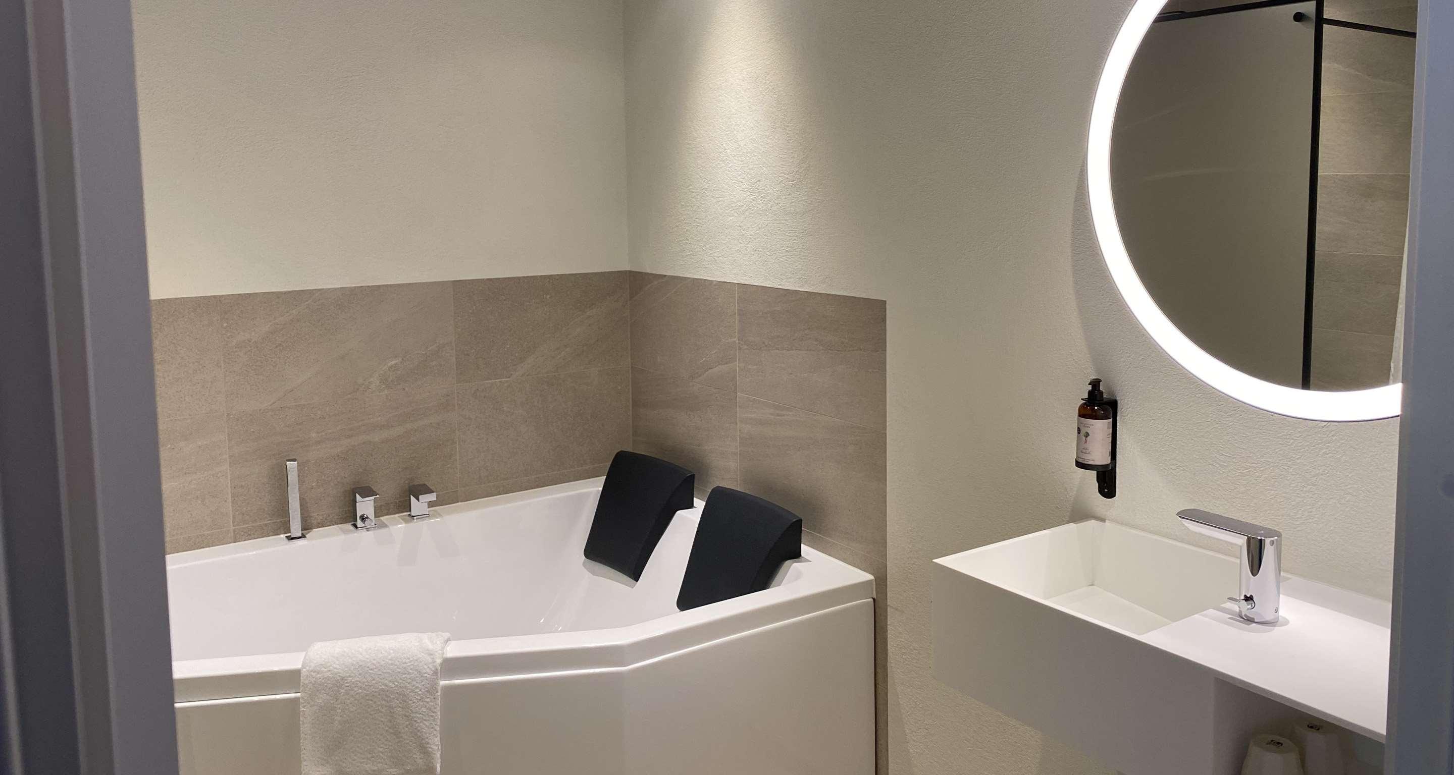 Junior Suite King Size Bed