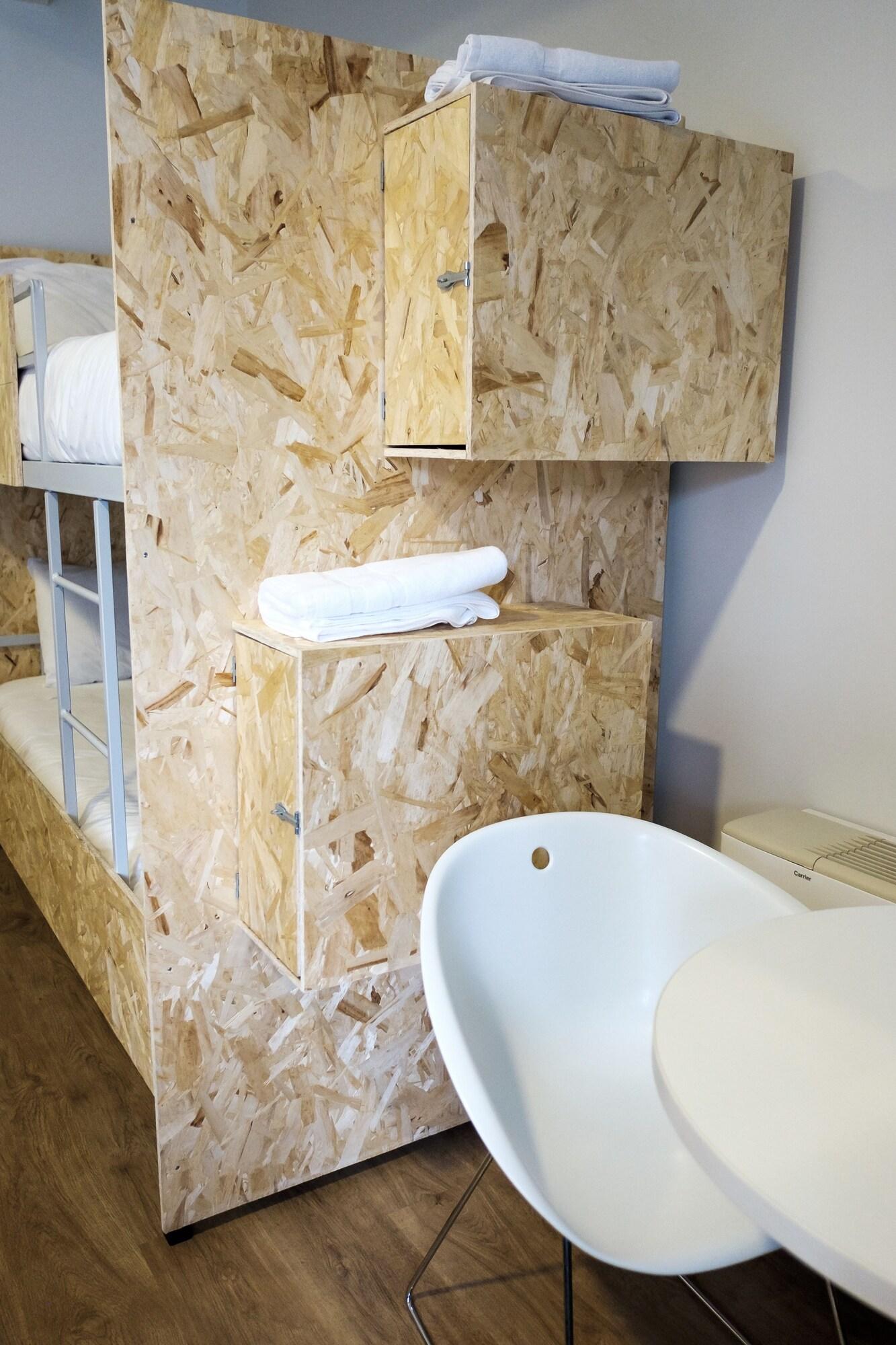 Bed in Dormitory Bunk Bed