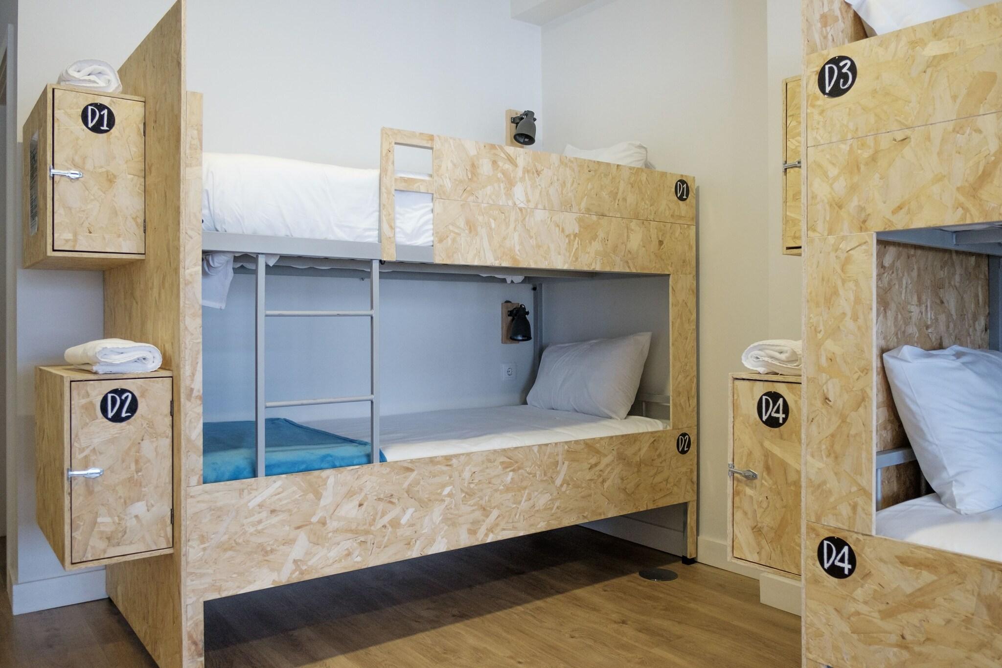 Bed in Dormitory Bunk Bed