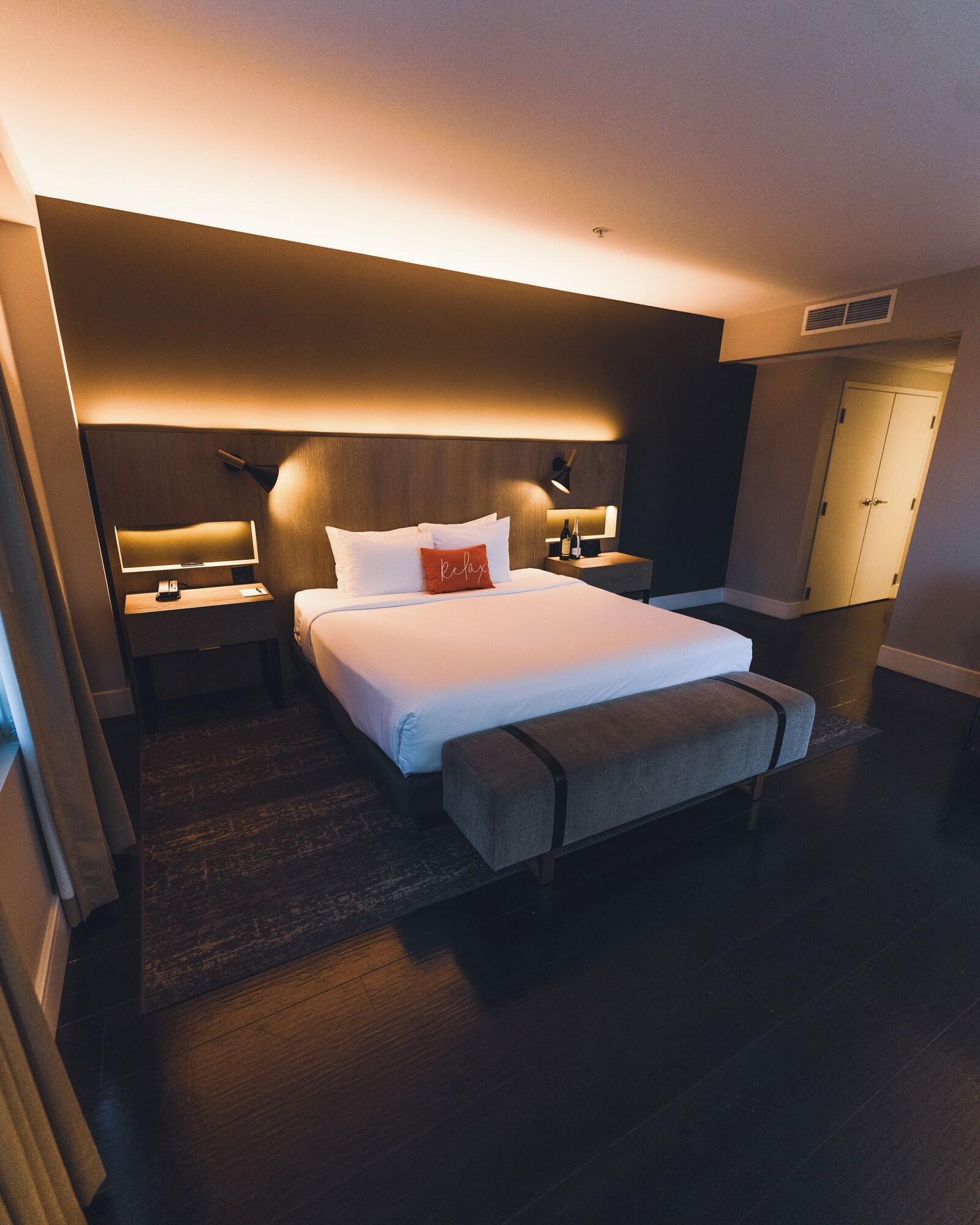 Double Deluxe King Bed