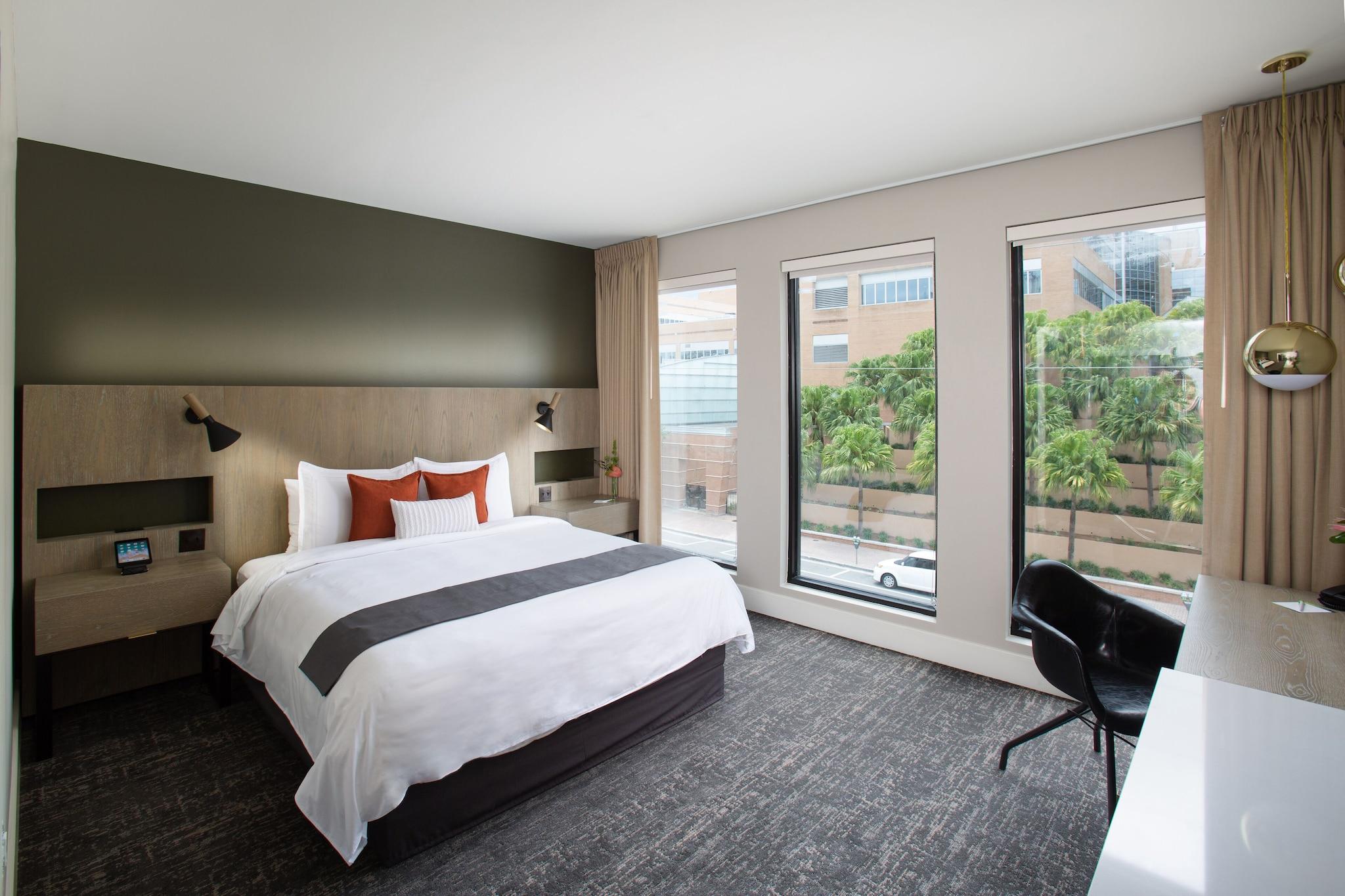 Double Deluxe King Bed