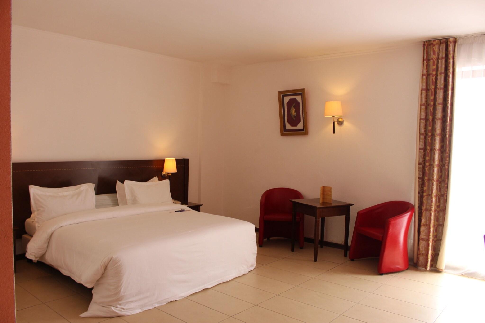 Junior Suite Queen Size Bed