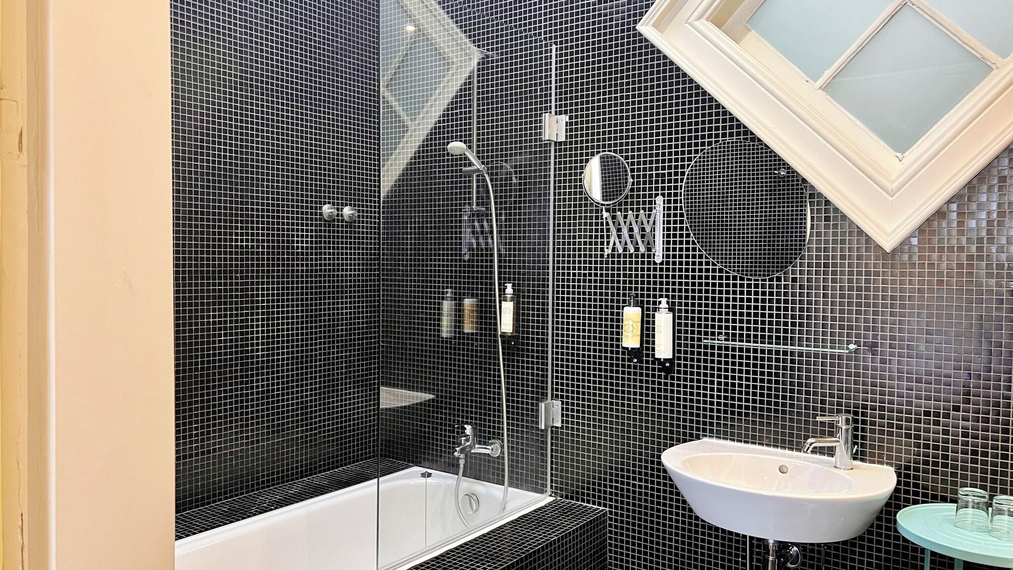 Family Room Three Beds