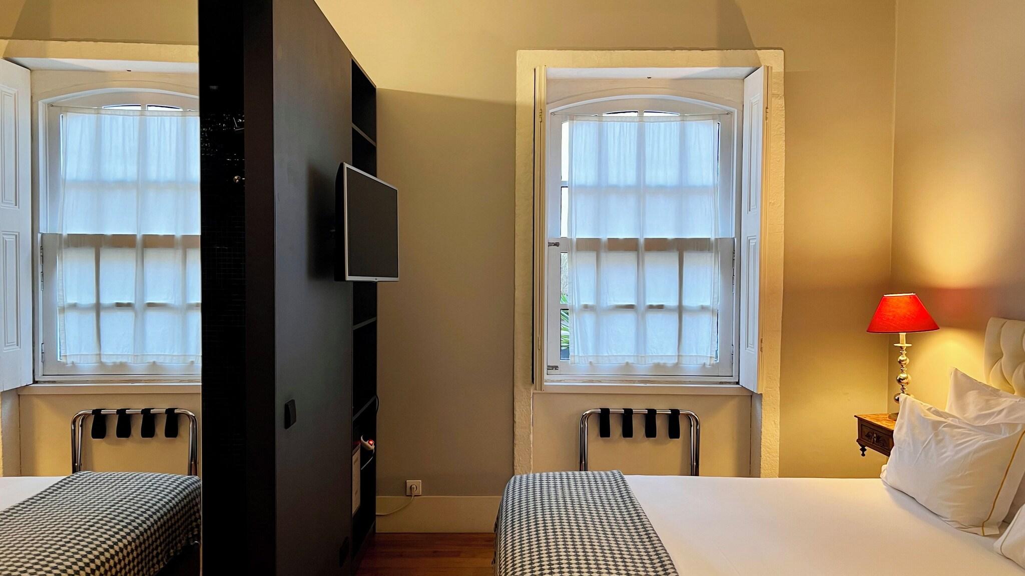 Double Queen Size Bed