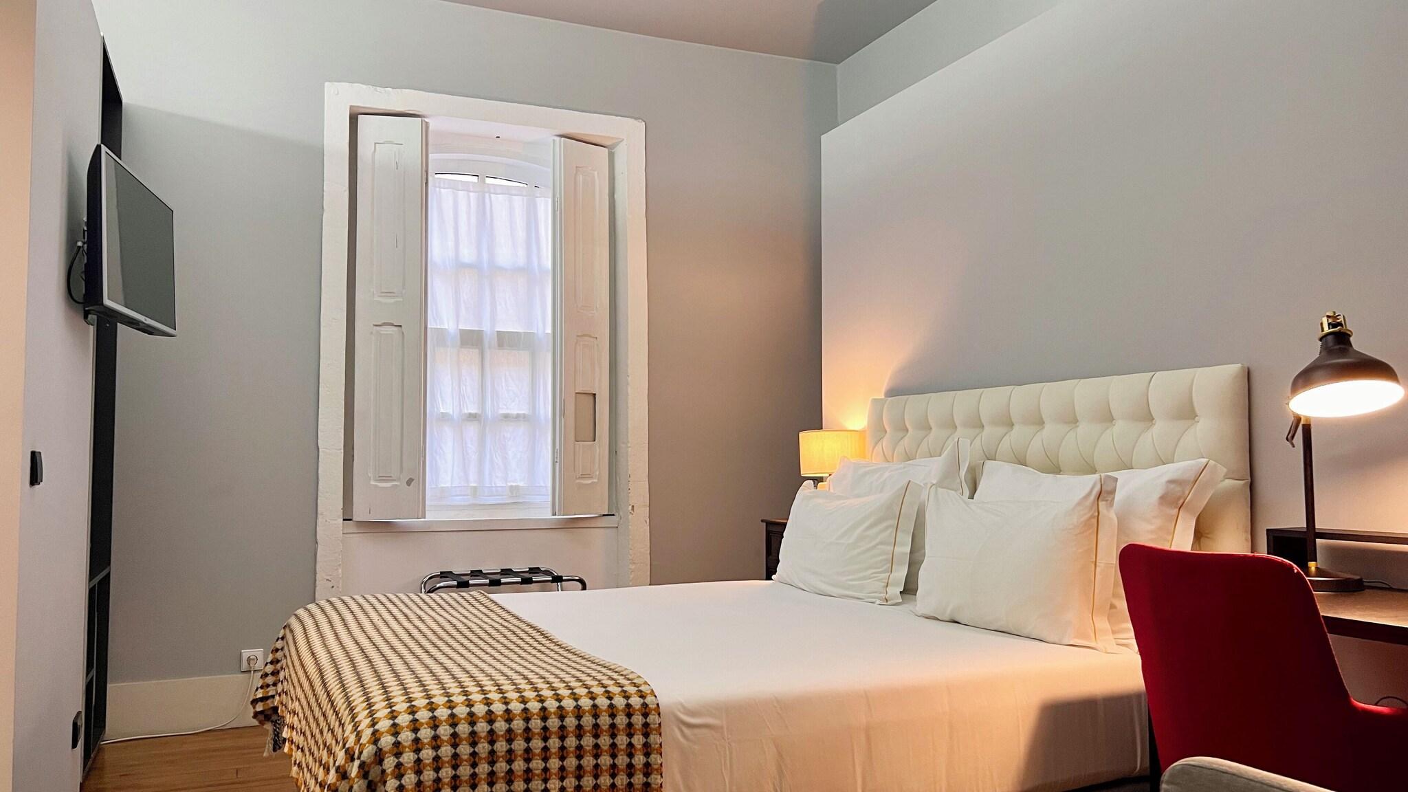 Double Queen Size Bed