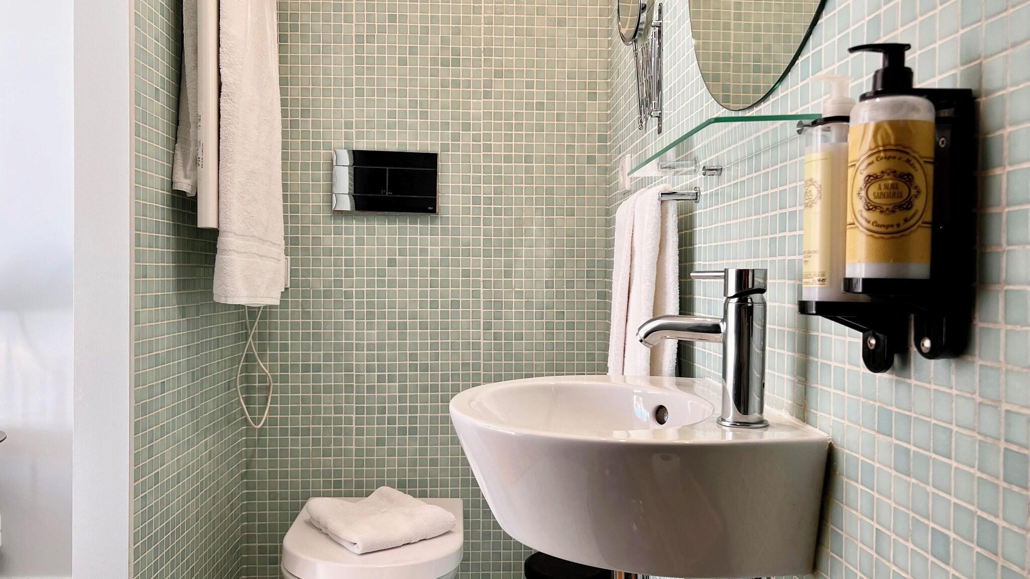 Double Queen Size Bed