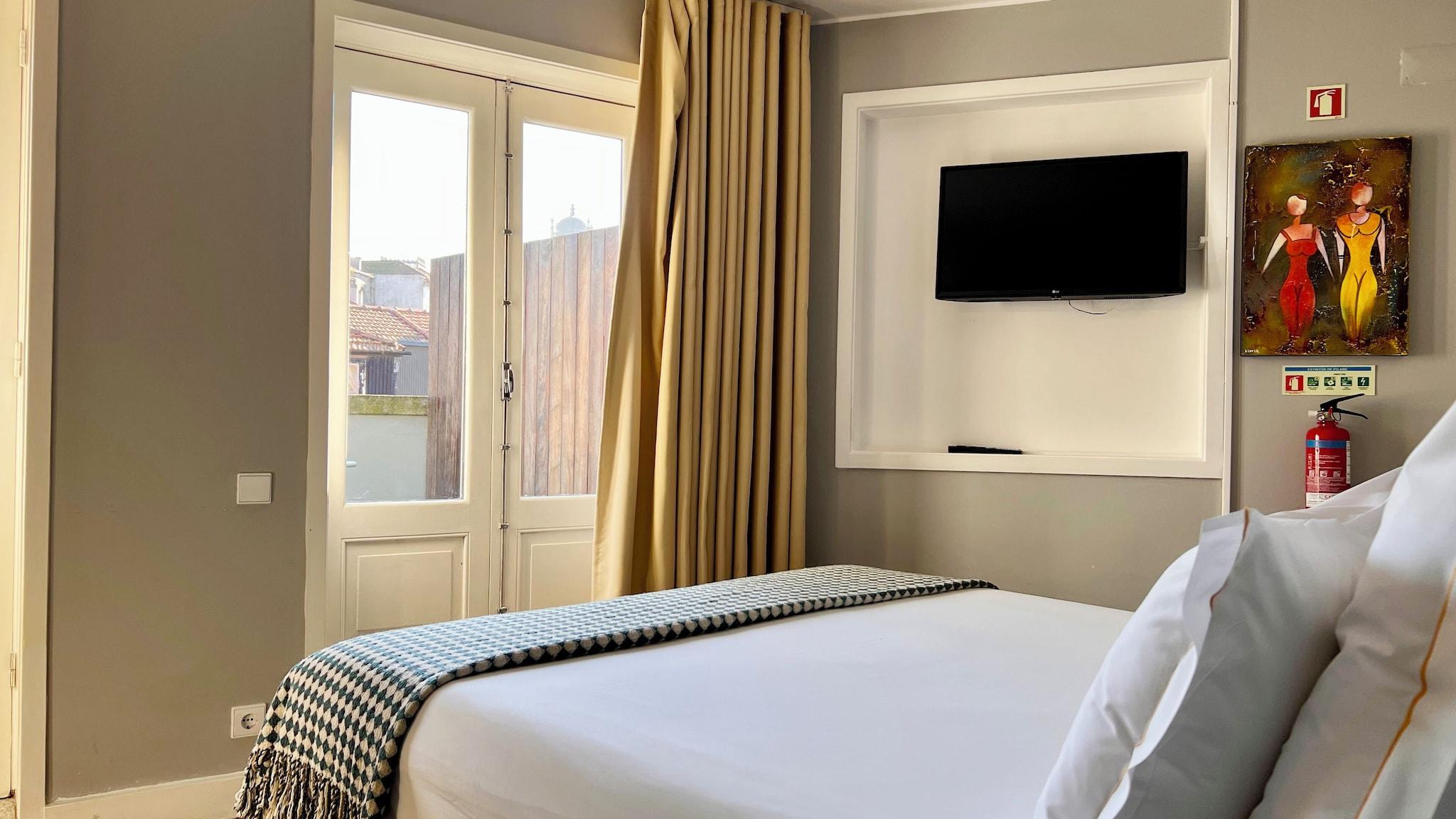 Double Queen Size Bed