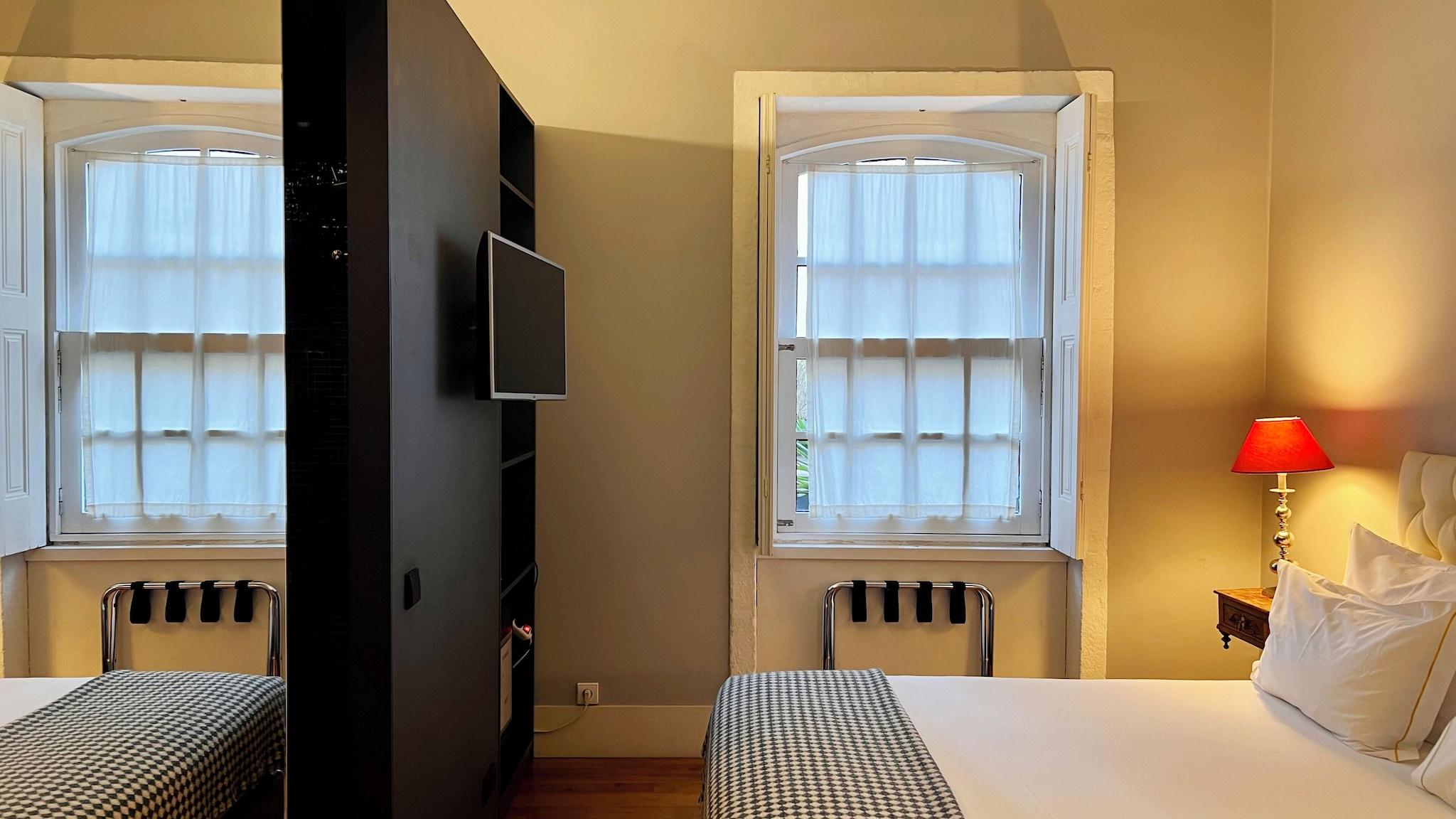 Double Queen Size Bed