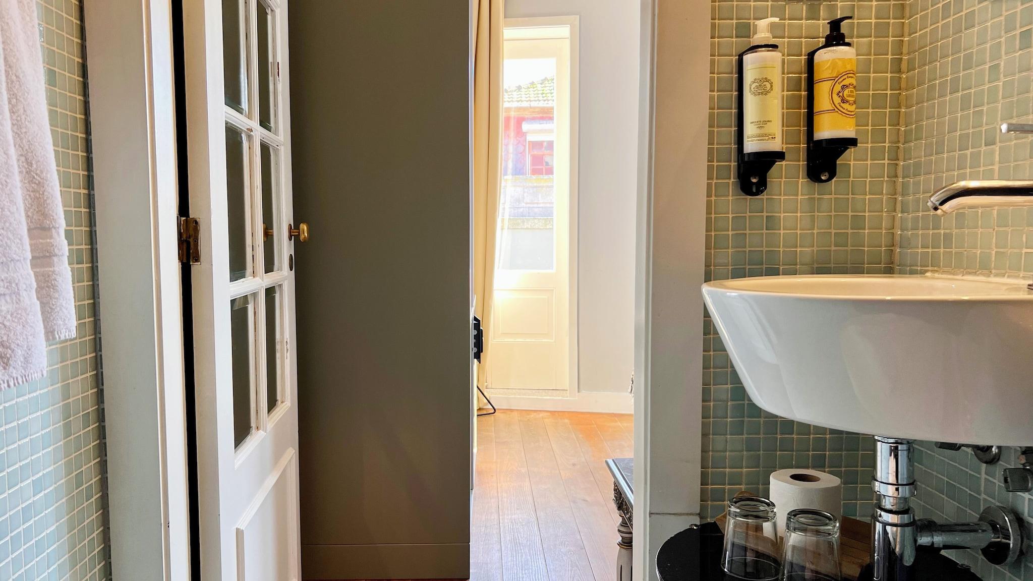 Double Queen Size Bed