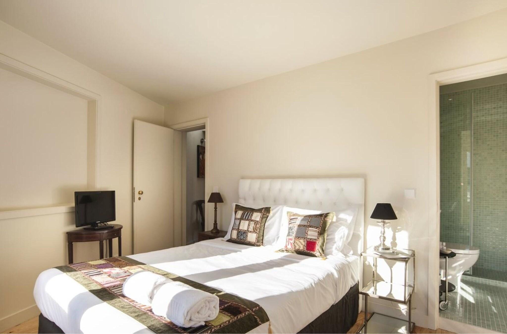 Double Queen Size Bed