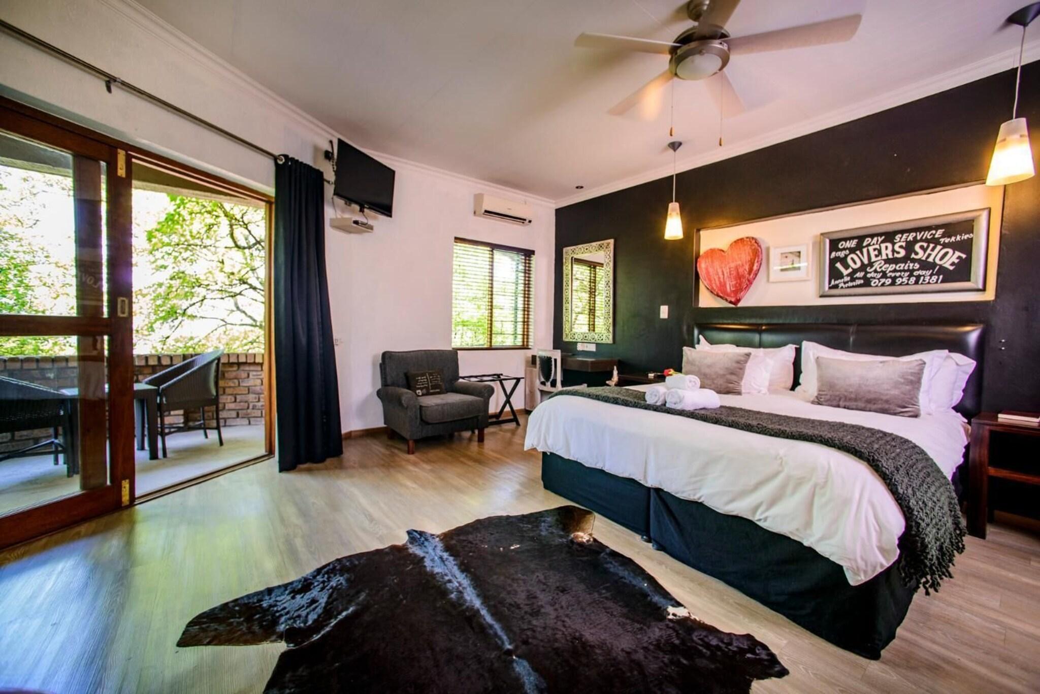 Family Room King Size Bed