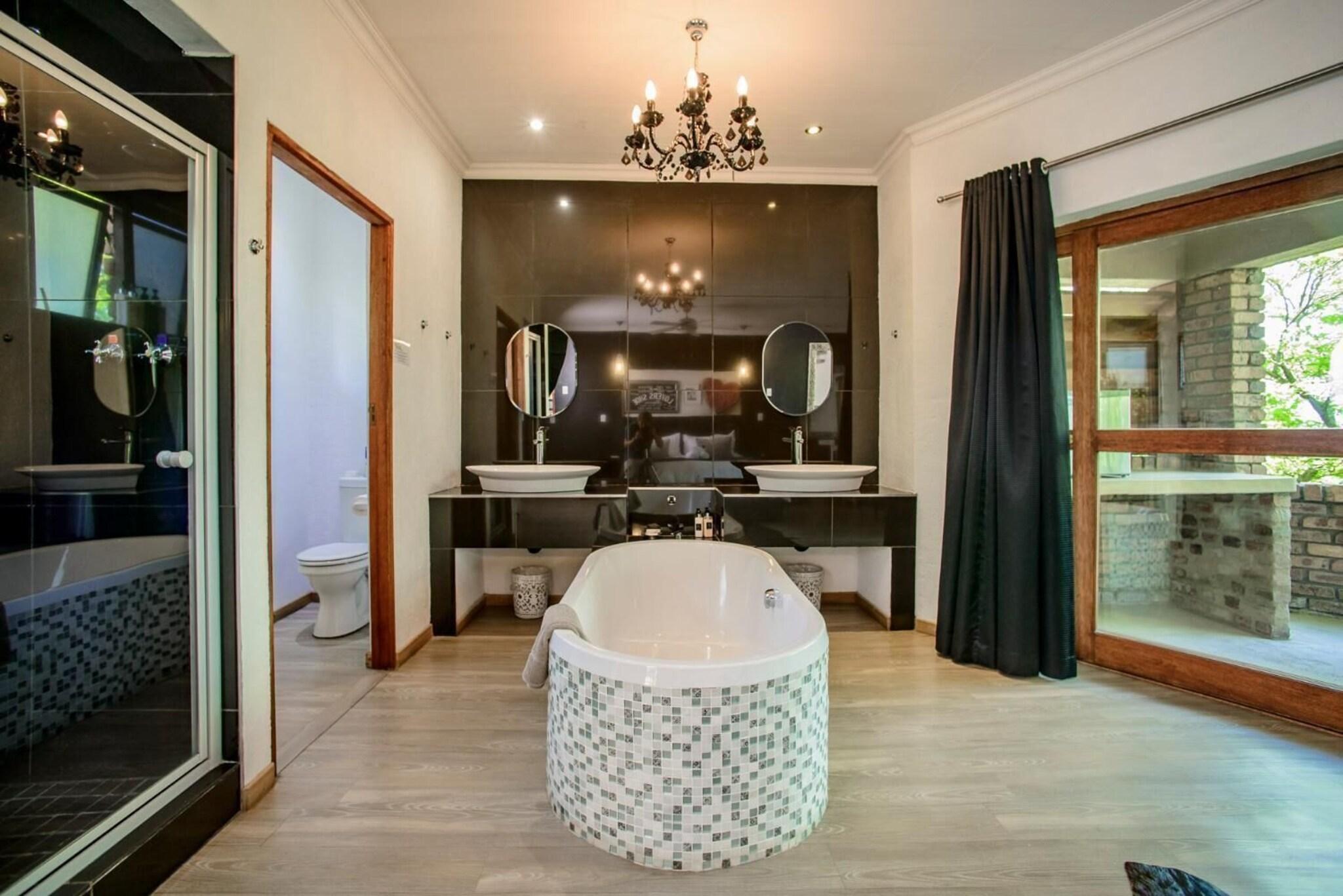 Family Room Luxury One Bedroom