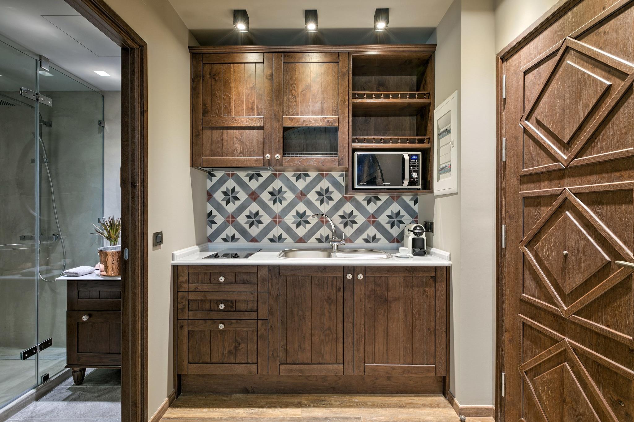 Studio Queen Size Bed