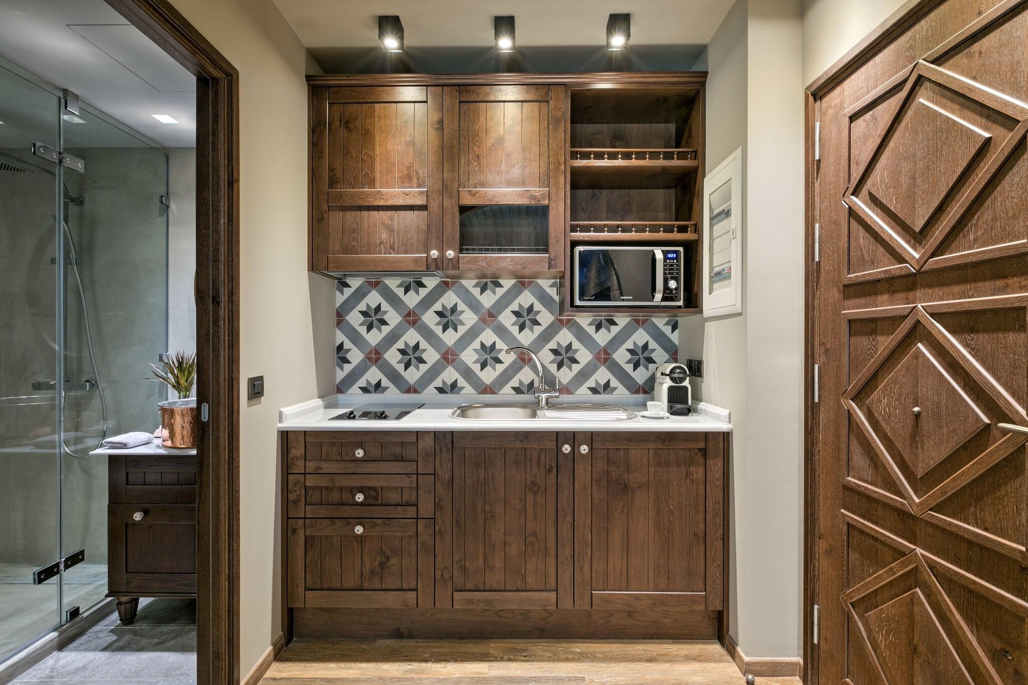 Studio Queen Size Bed