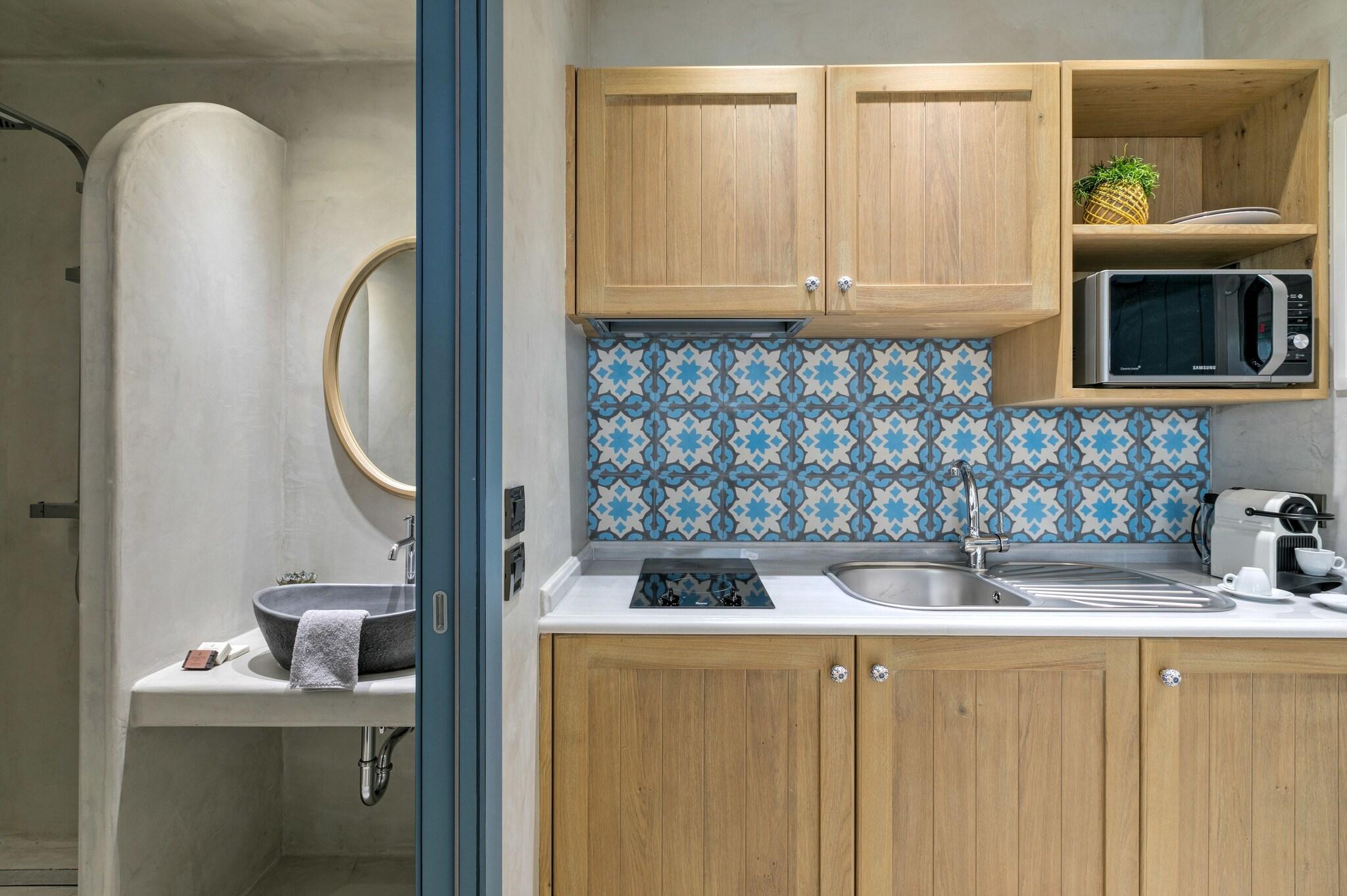 Studio Queen Size Bed