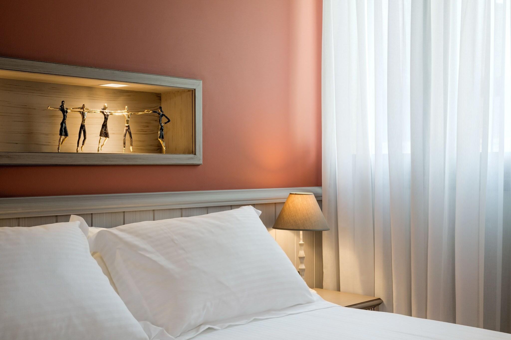 Double Queen Size Bed