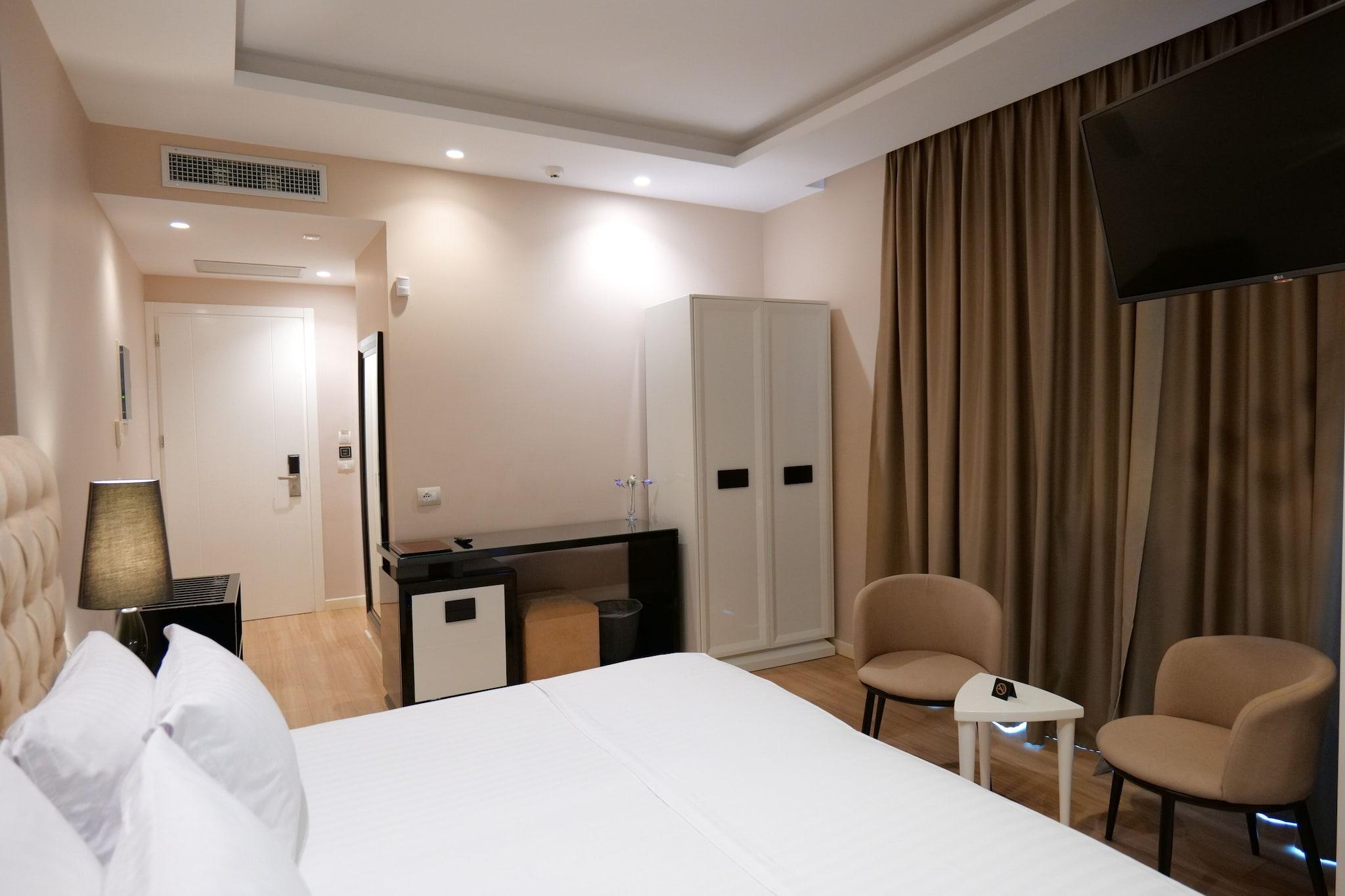 Family Room Two Queen Beds