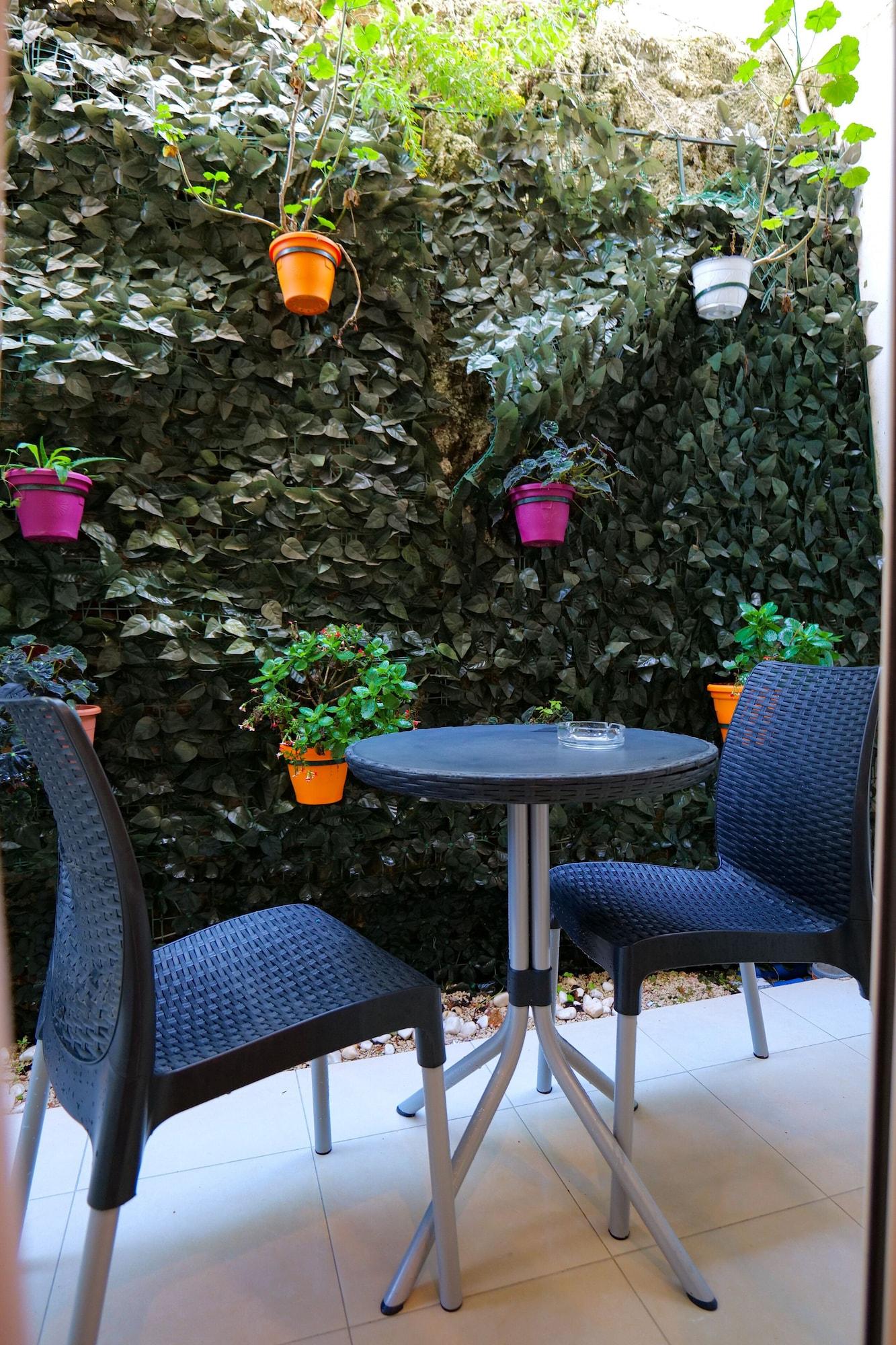 Double Queen Size Bed