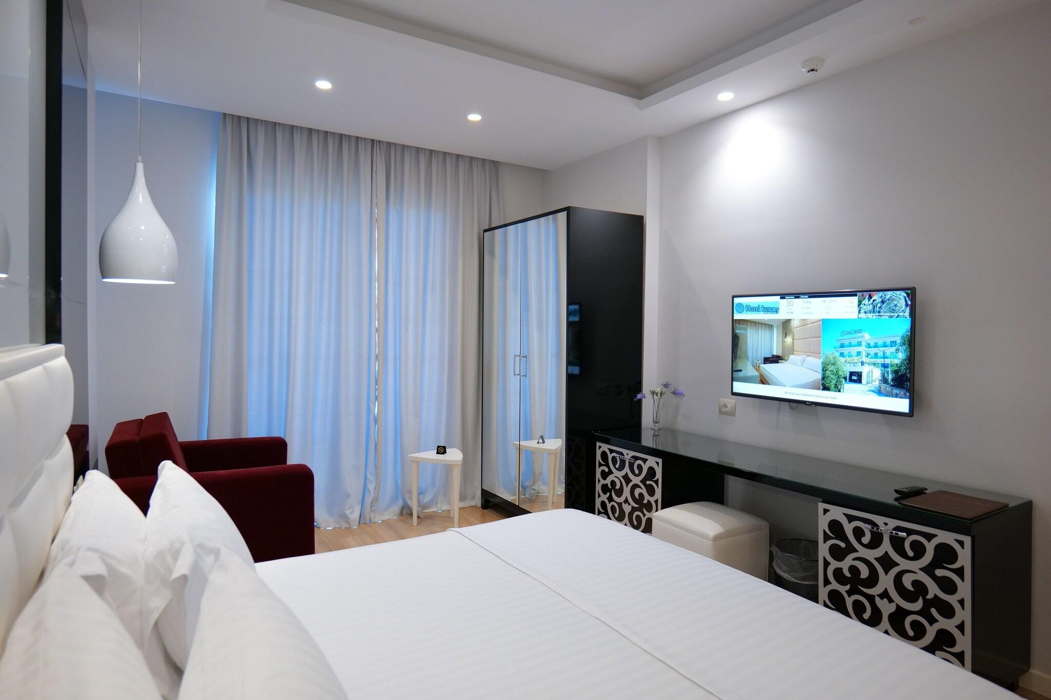 Double Deluxe Queen Bed