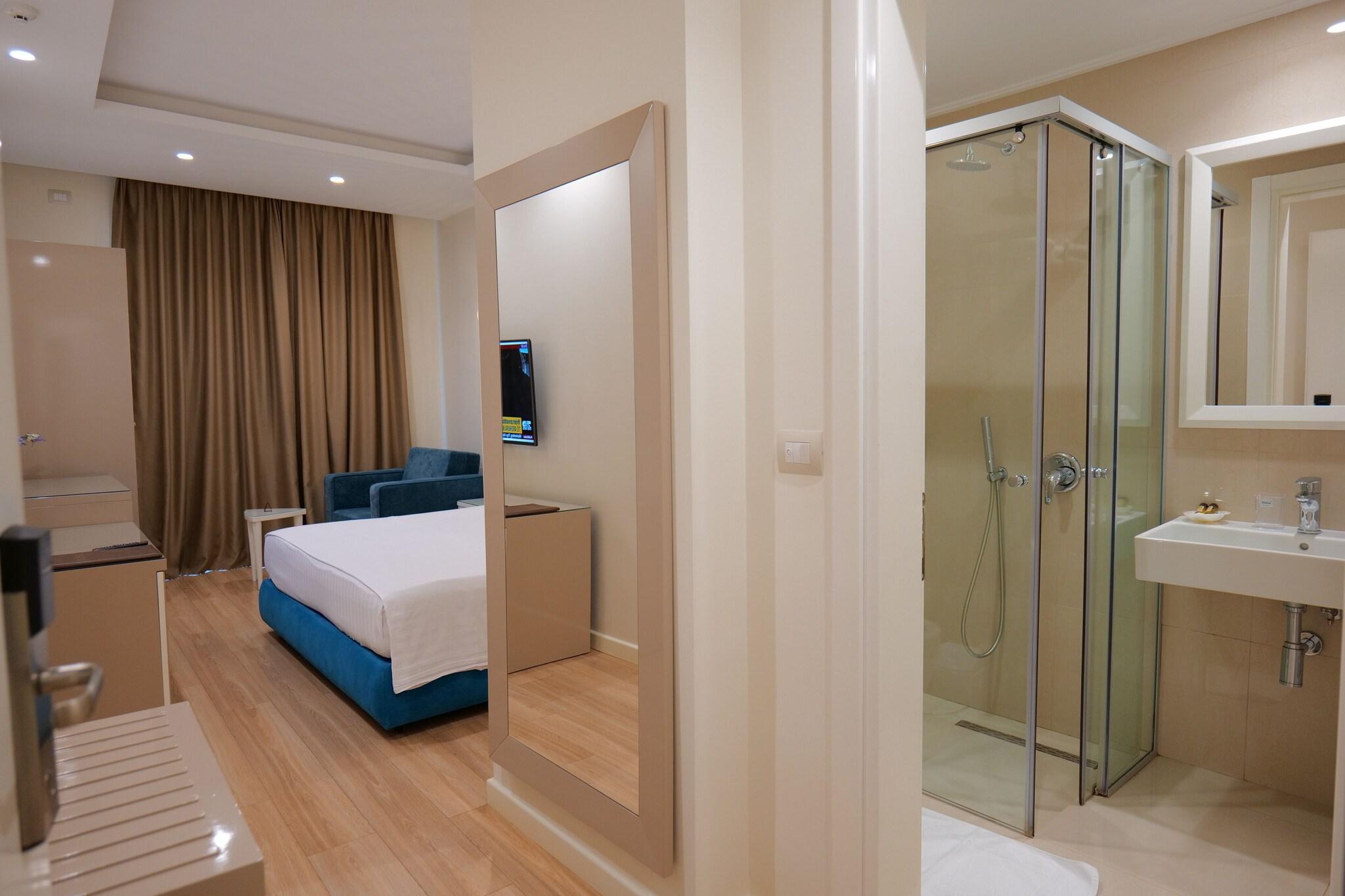 Double Deluxe Queen Bed