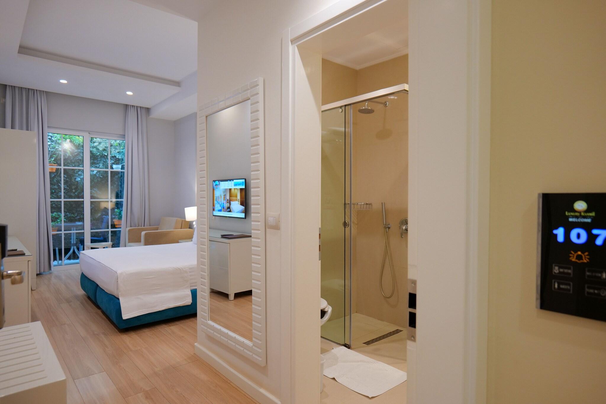 Double Queen Size Bed