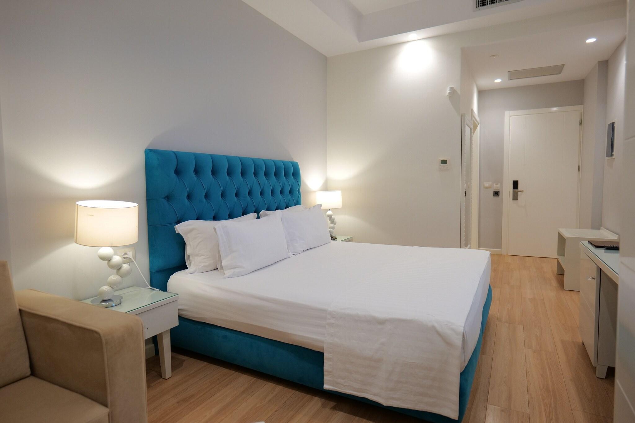 Double Queen Size Bed