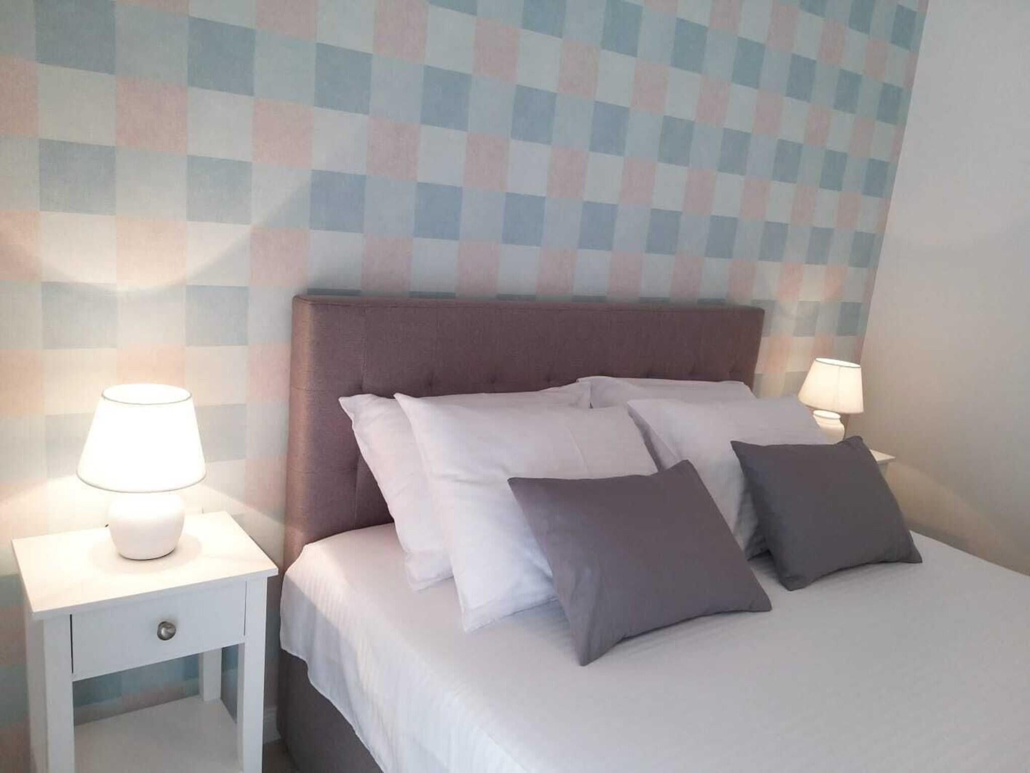 Double Superior Queen Bed