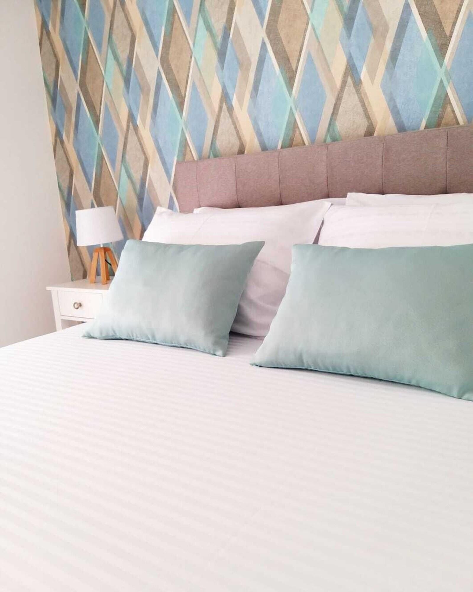 Double Superior Queen Bed