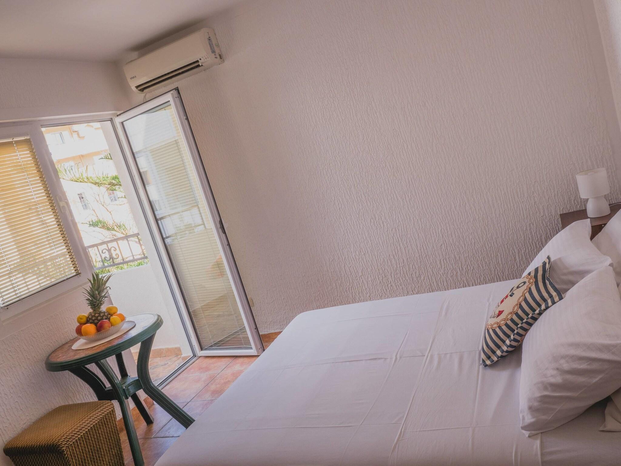 Double Queen Size Bed