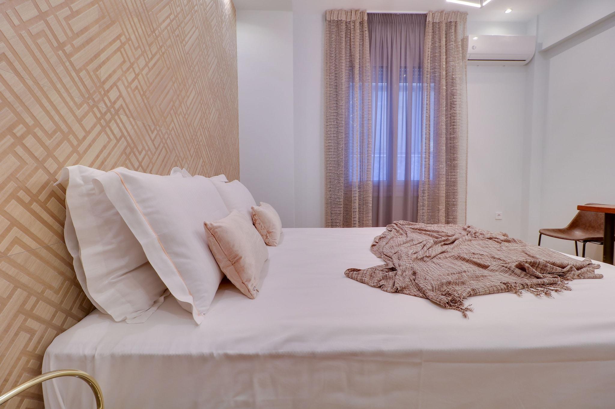 Double Queen Size Bed