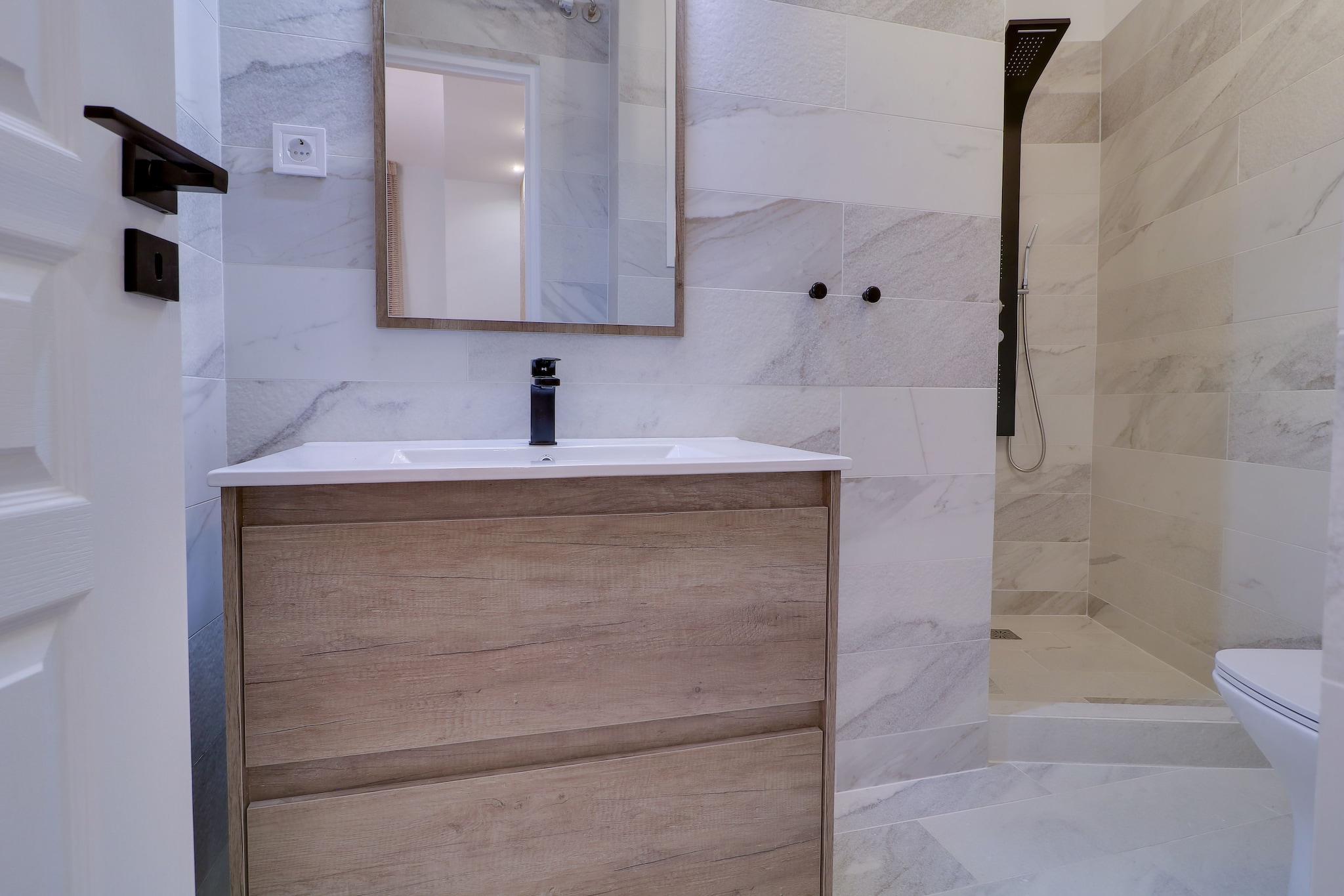 Double Queen Size Bed