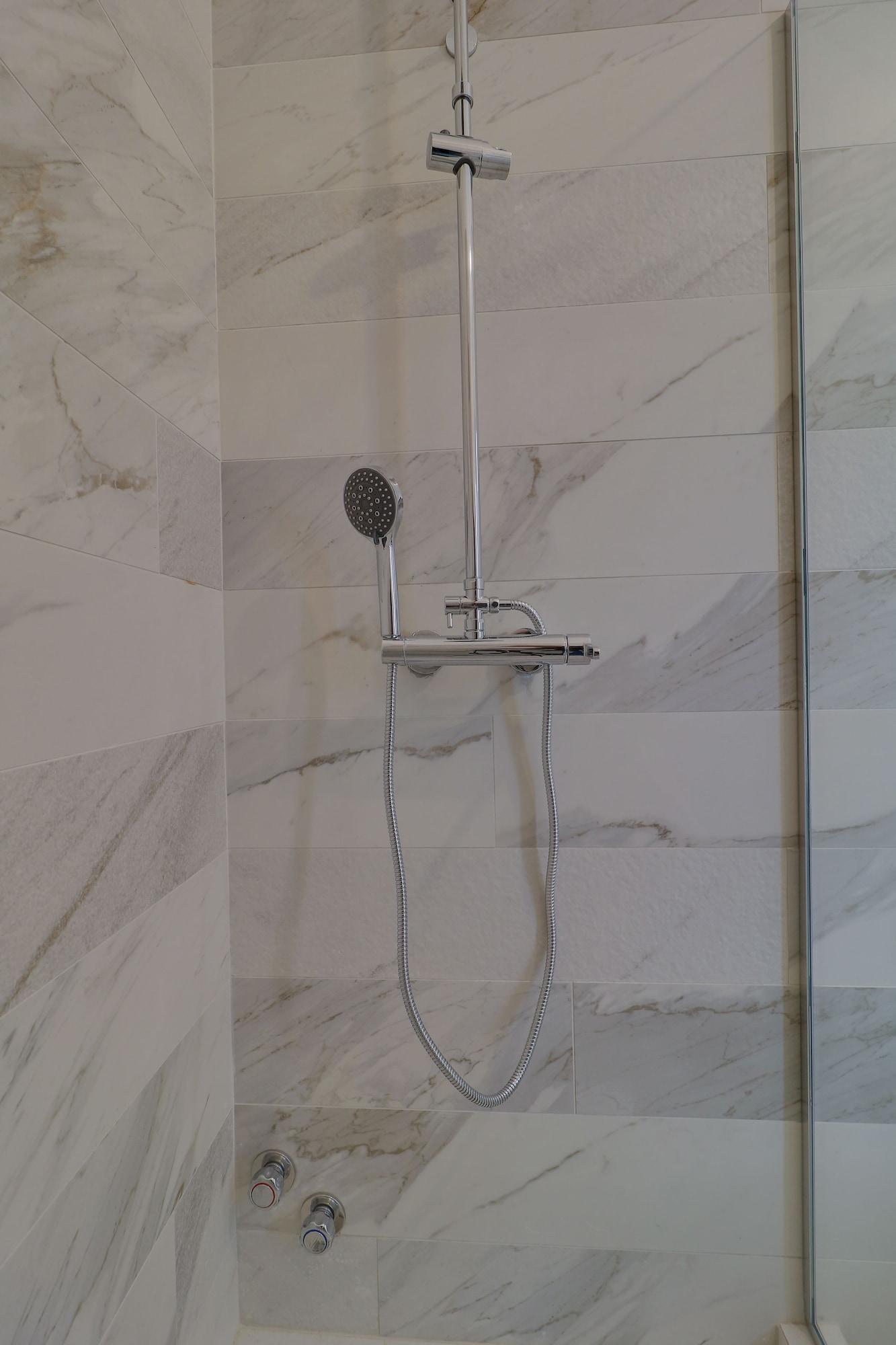 Double or Twin Superior King Bed