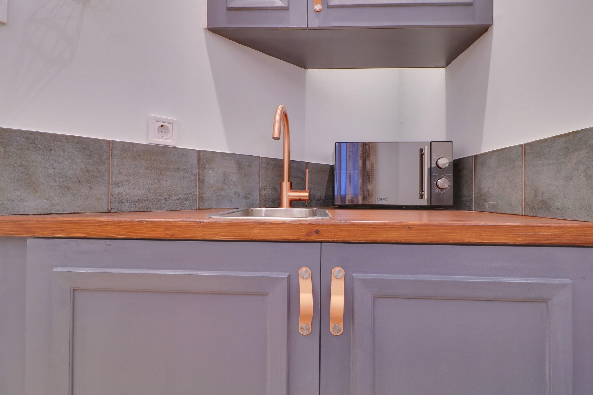 Double Queen Size Bed