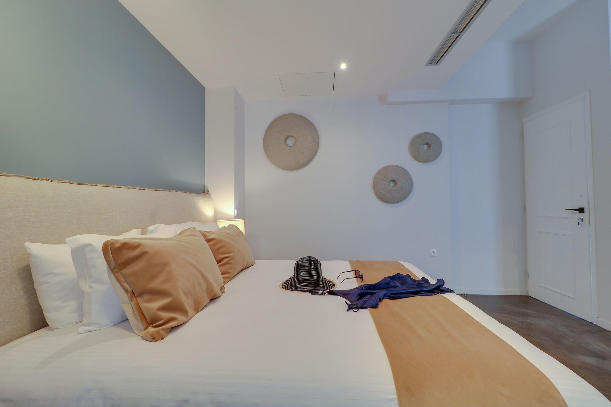 Double or Twin Superior King Bed