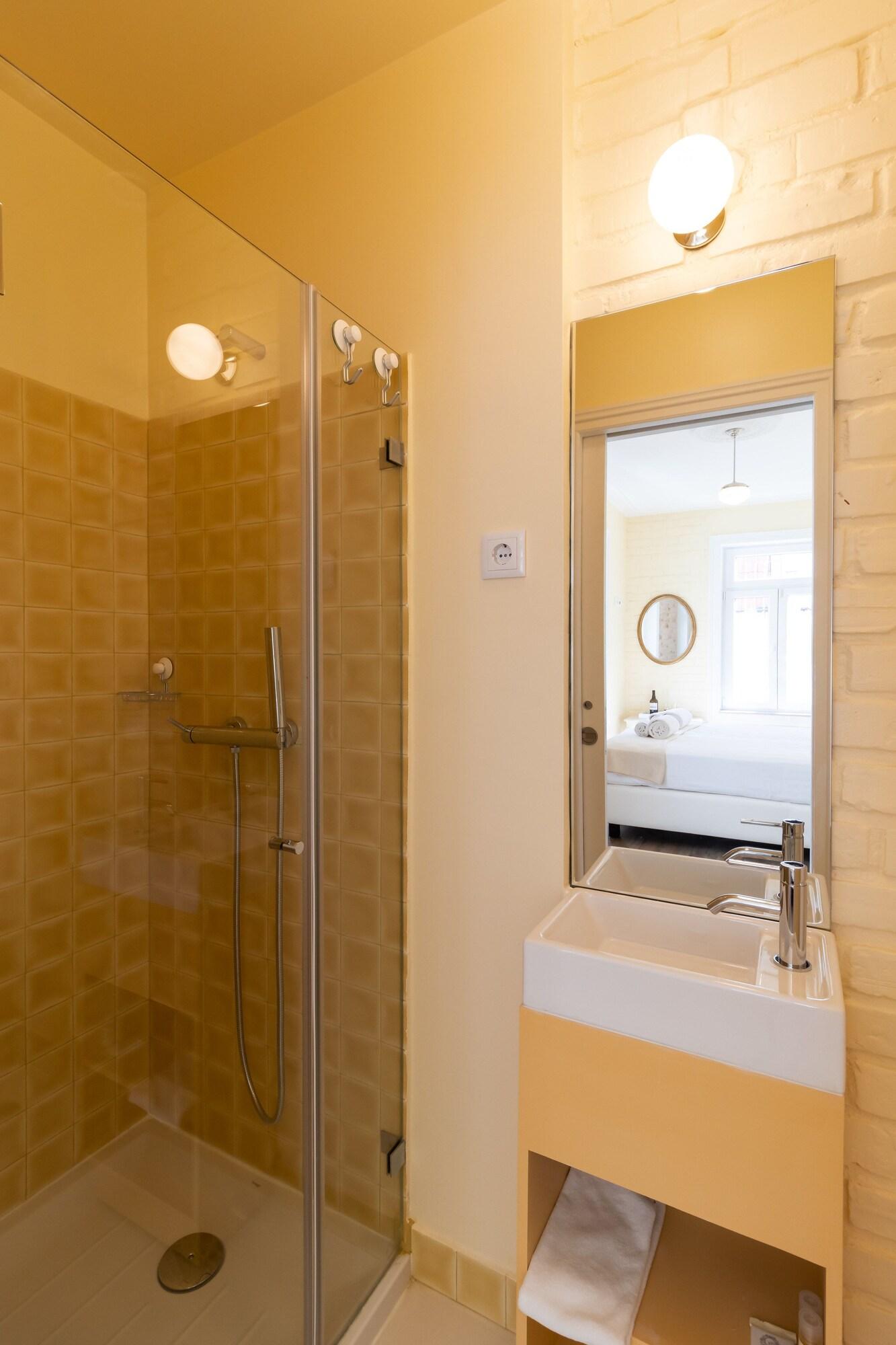 Double or Twin Deluxe Two Beds