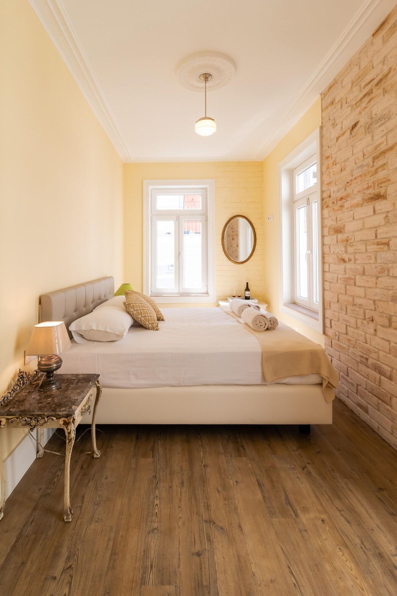 Double or Twin Deluxe