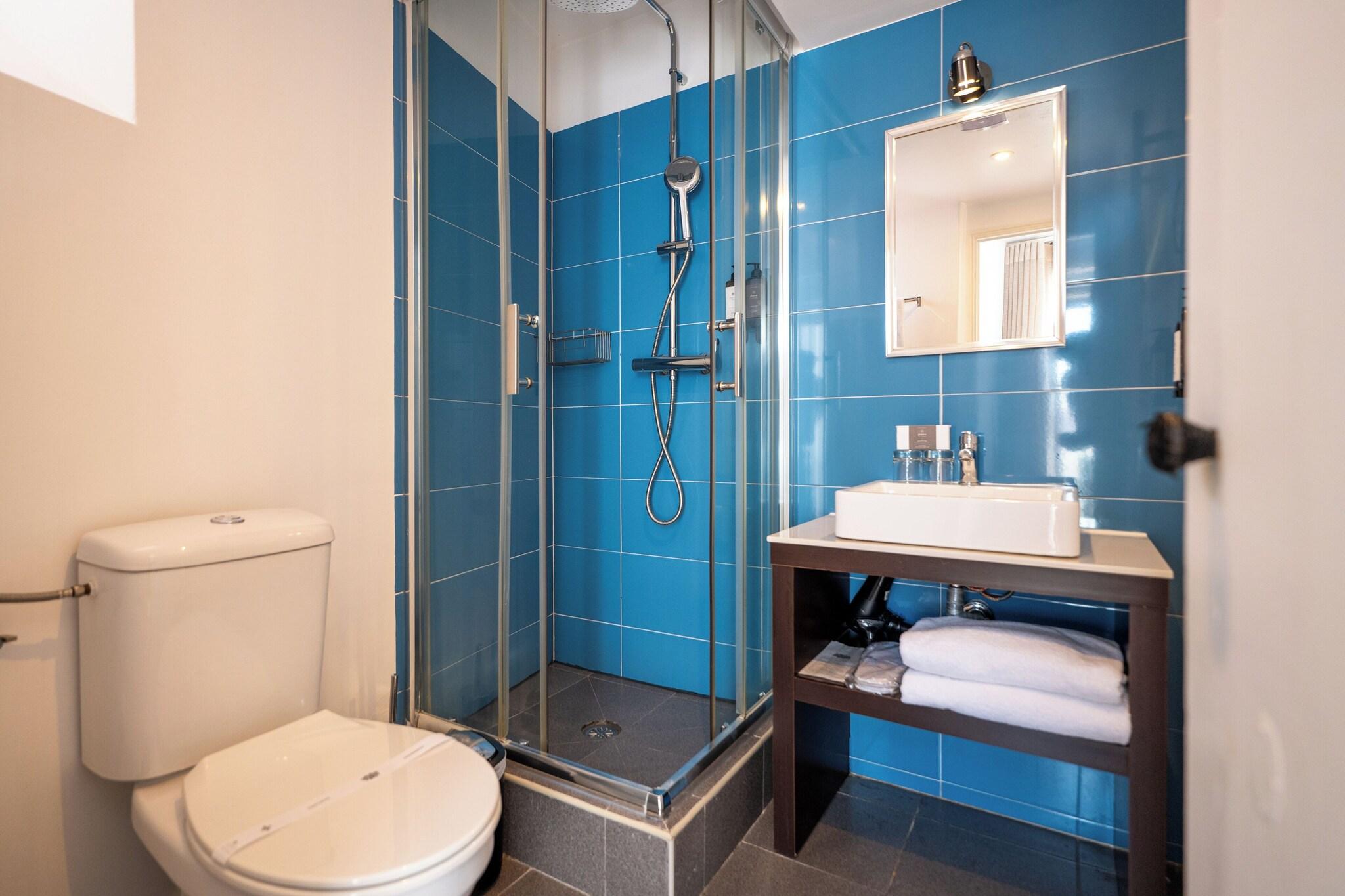 Double Superior Queen Bed