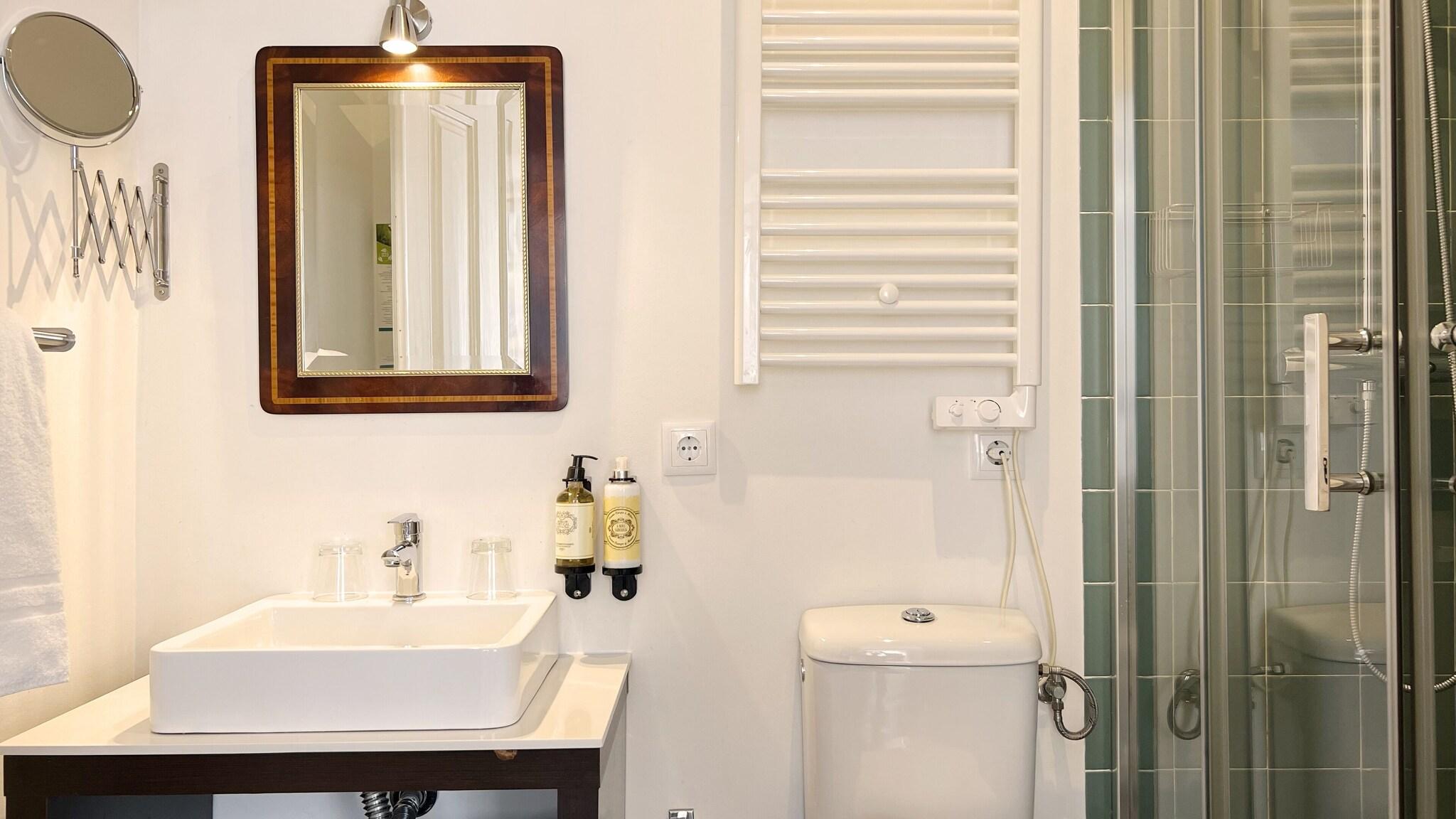 Double Superior Queen Bed