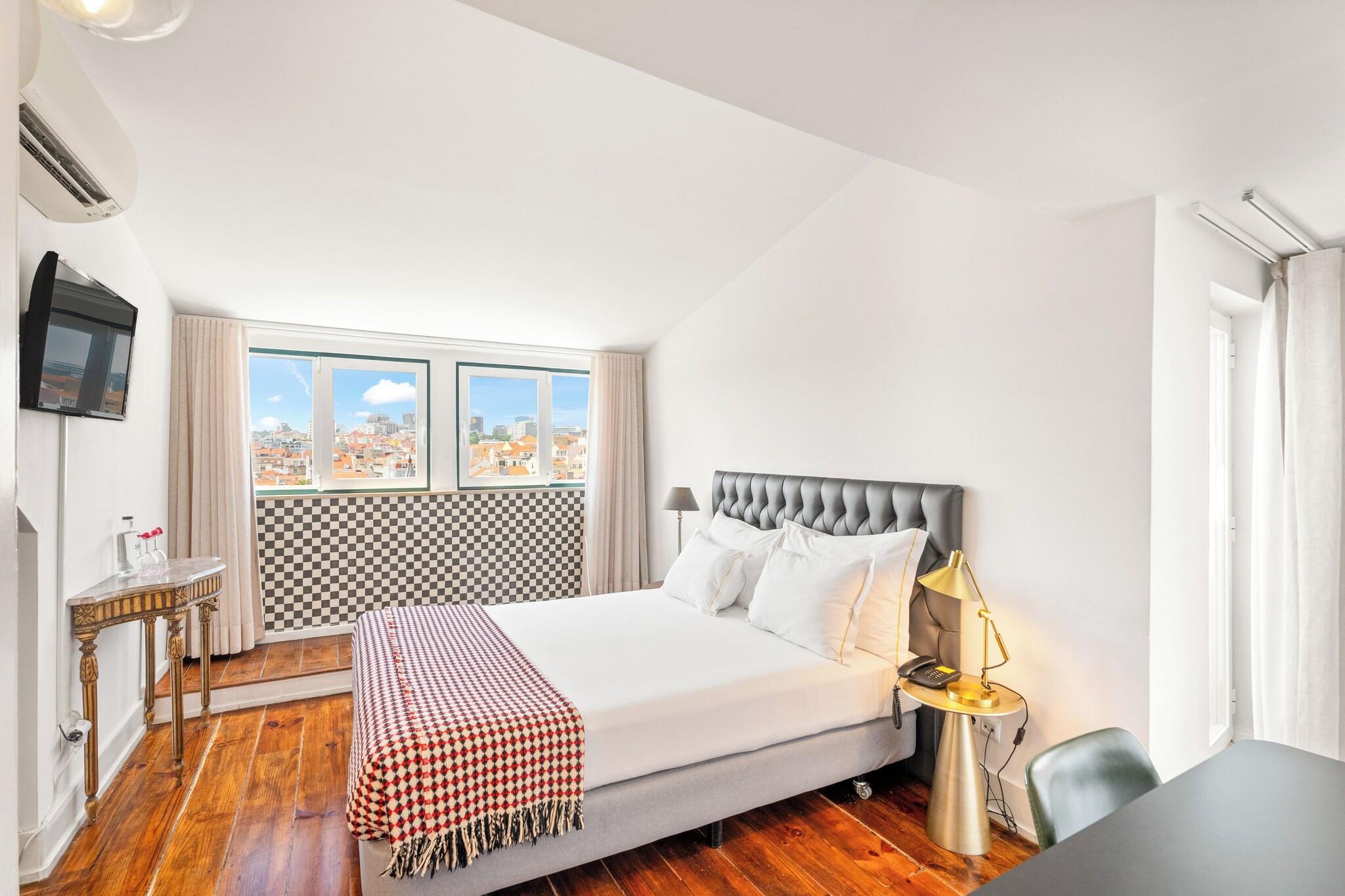 Double Superior Queen Bed