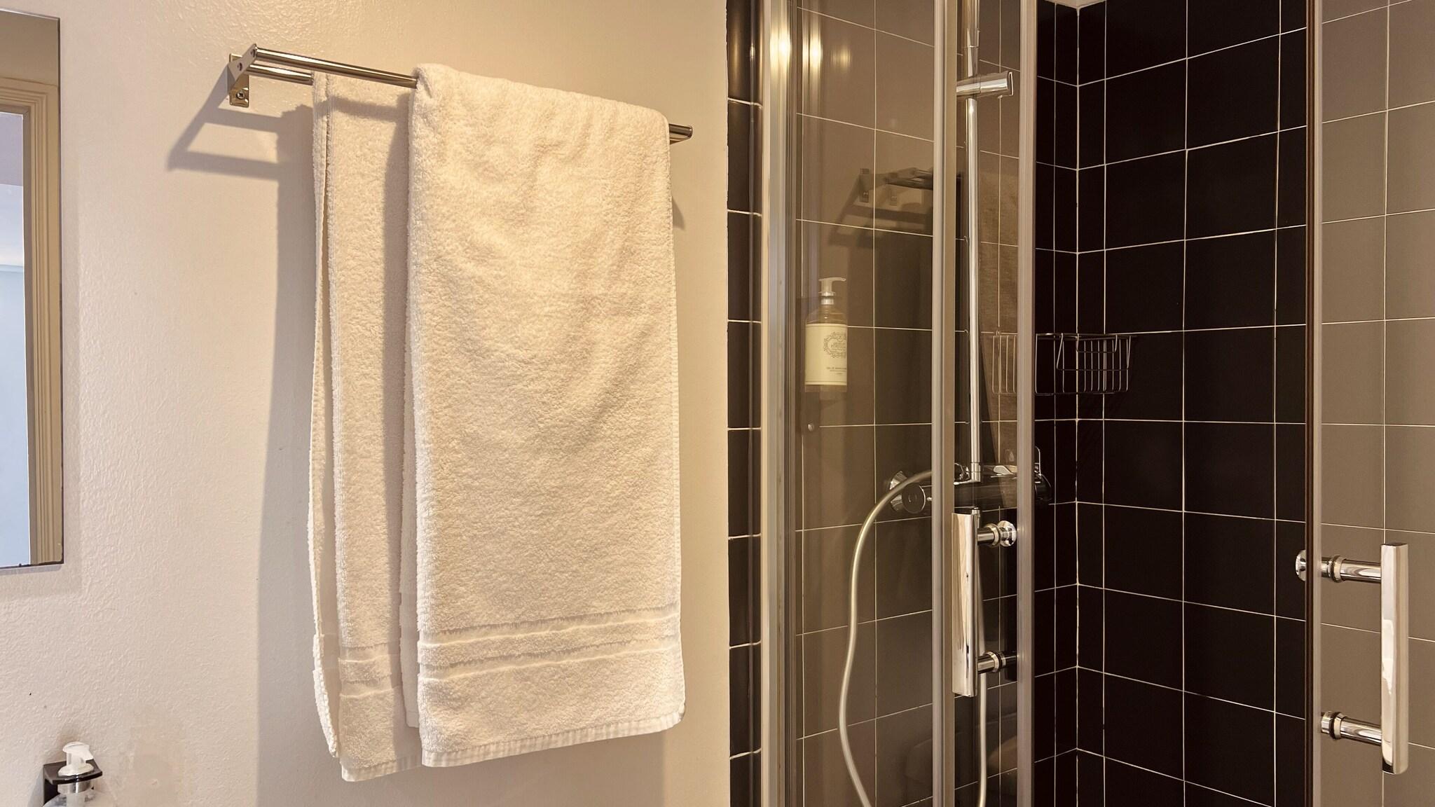 Double Superior Queen Bed