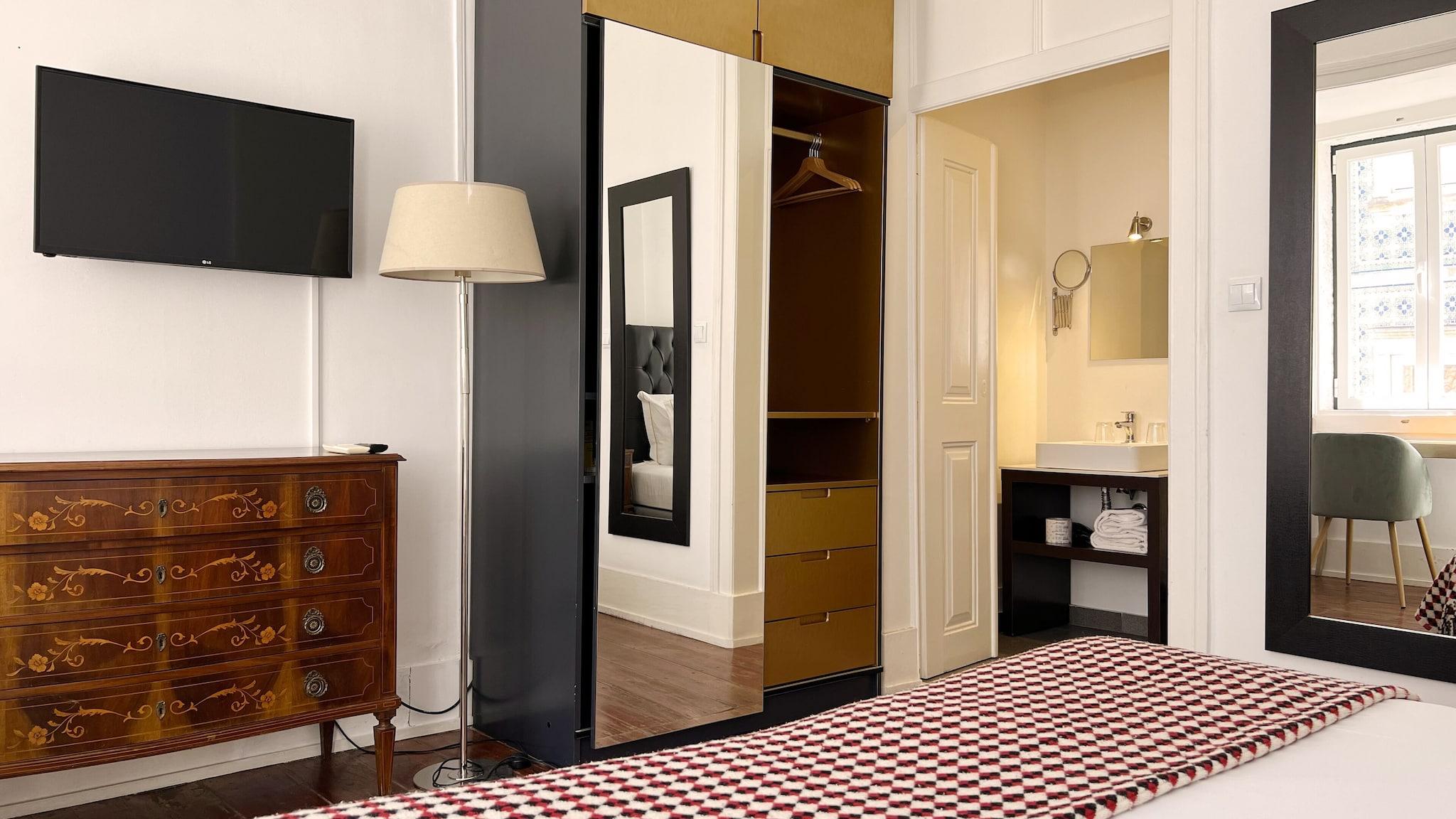 Double Superior Queen Bed