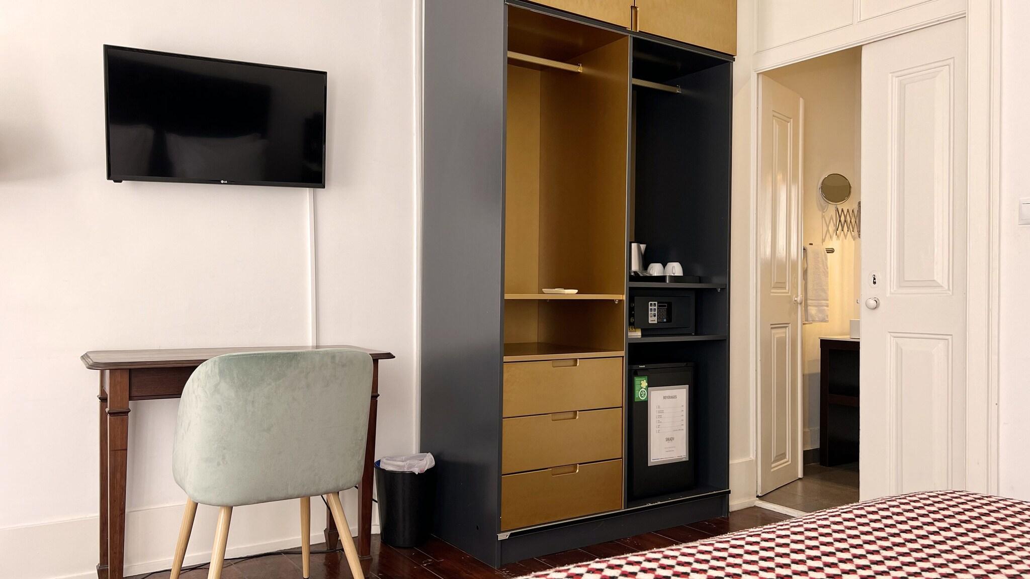 Double Superior Queen Bed