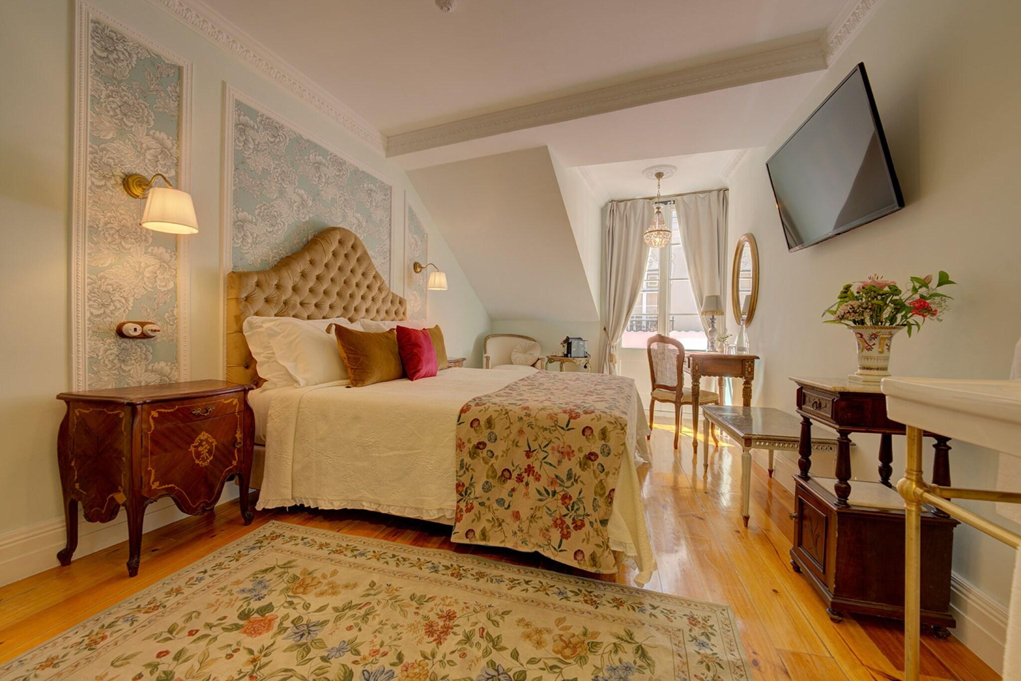 Double Queen Size Bed